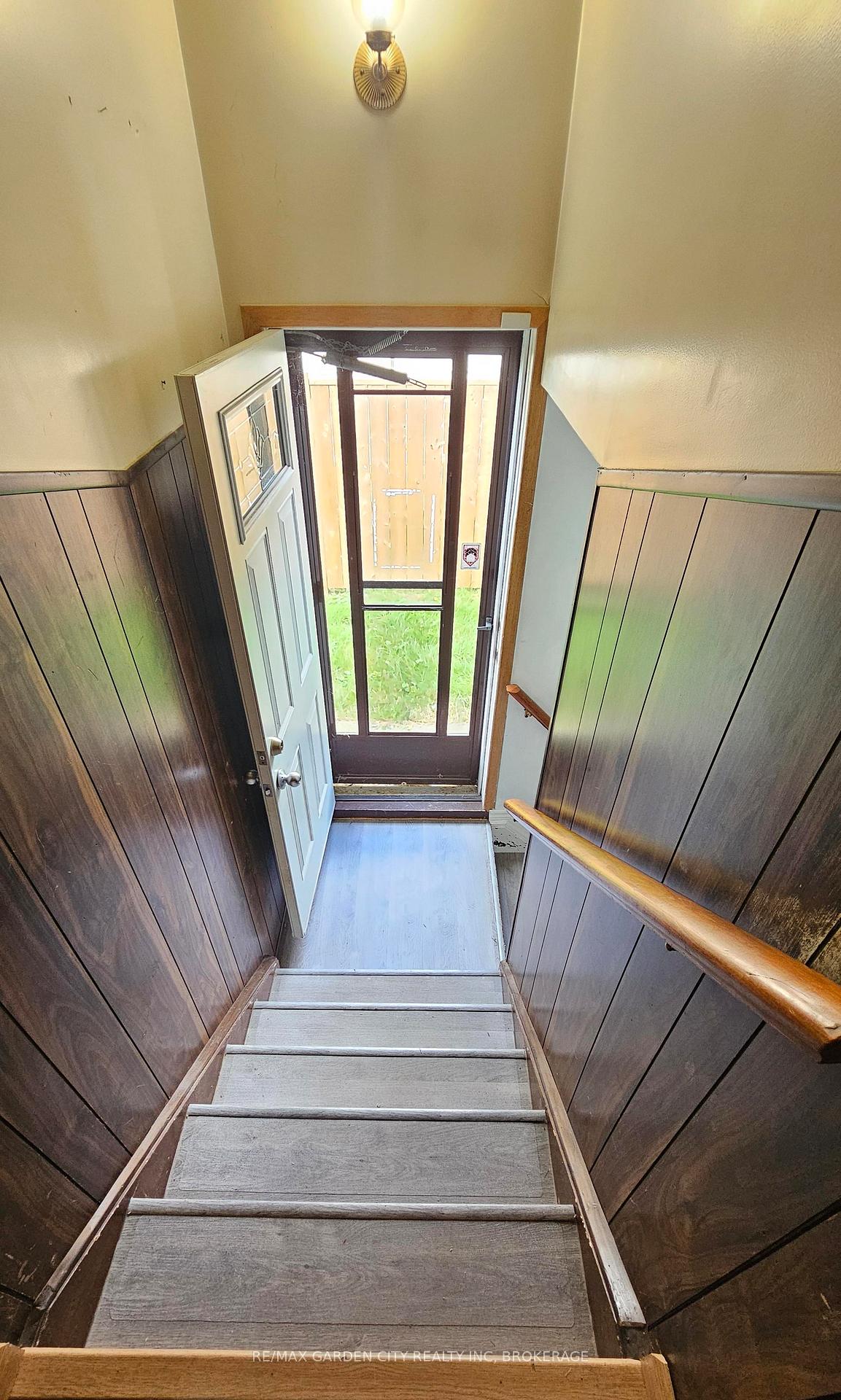 Photo 5 of 48 Manning Avenue, Hamilton, Greeningdon — HOMEH