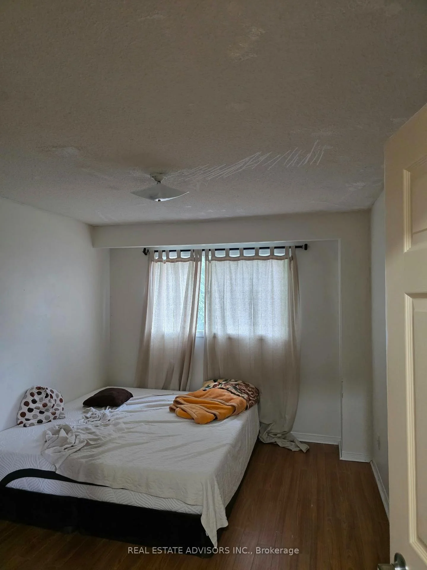 Photo 11 of 36 Mount Pleasant Drive, Brampton, Heart Lake East — HOMEH