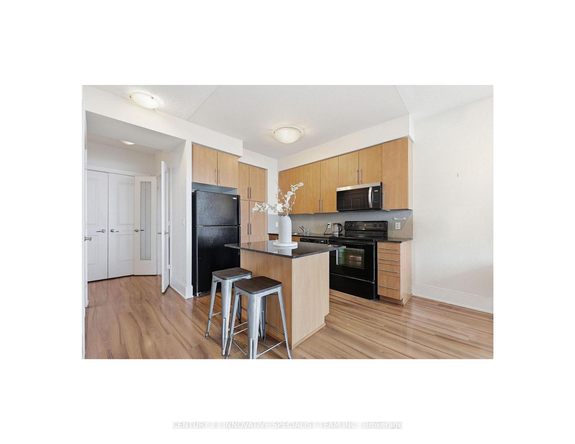 Photo 14 of Unit 905, 330 Burnhamthorpe Road W, Mississauga, City Centre — HOMEH
