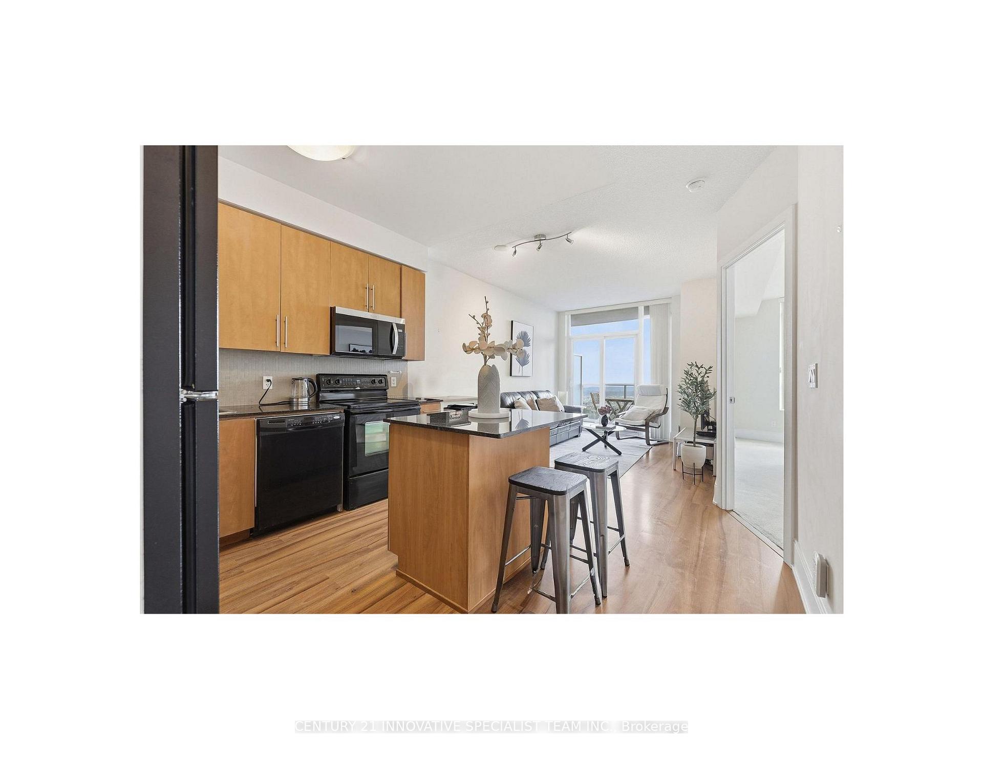 Photo 17 of Unit 905, 330 Burnhamthorpe Road W, Mississauga, City Centre — HOMEH