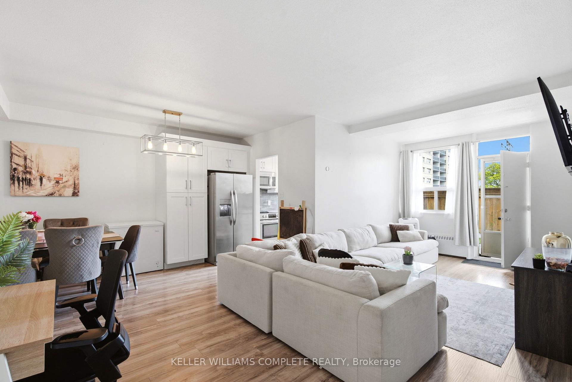Photo 3 of Unit 17, 15 Nicklaus Drive, Hamilton, Vincent — HOMEH