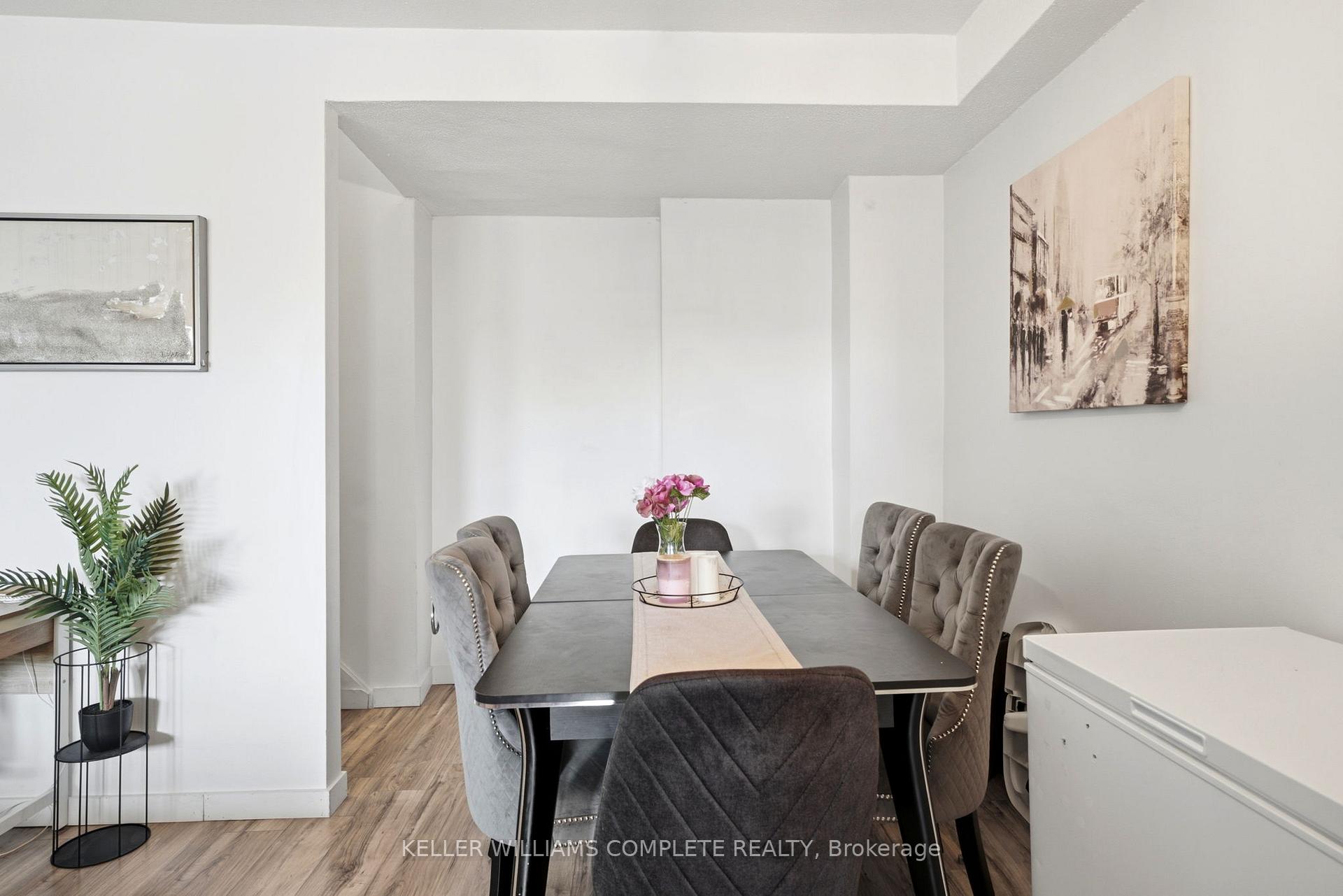 Photo 4 of Unit 17, 15 Nicklaus Drive, Hamilton, Vincent — HOMEH