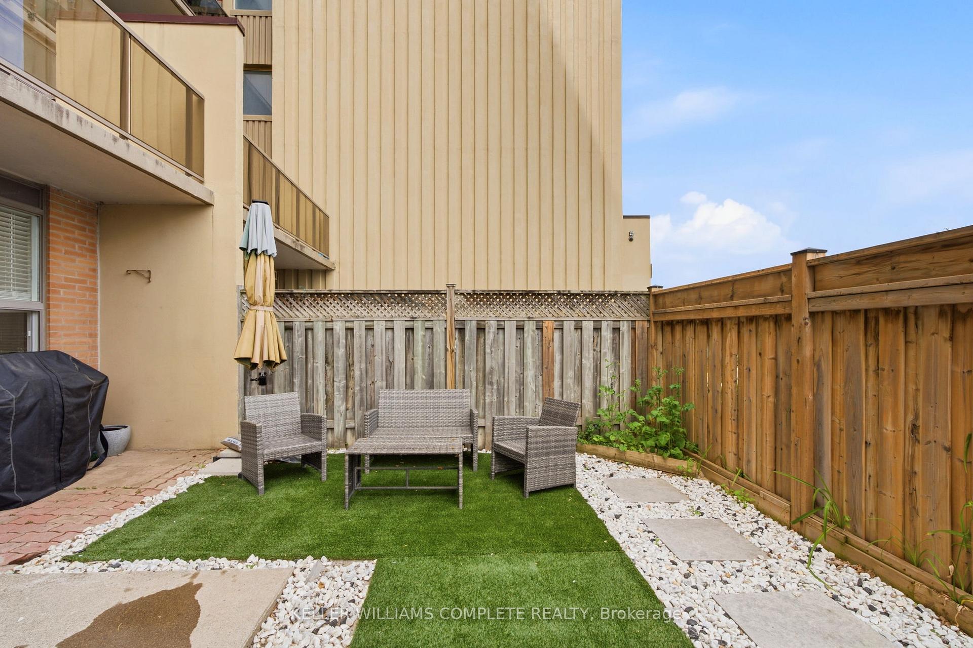 Photo 6 of Unit 17, 15 Nicklaus Drive, Hamilton, Vincent — HOMEH