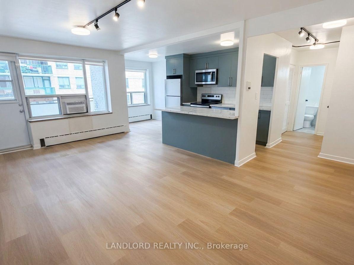 Photo 1 of Unit 204, 420 Eglinton Avenue E, Toronto, Mount Pleasant East — HOMEH