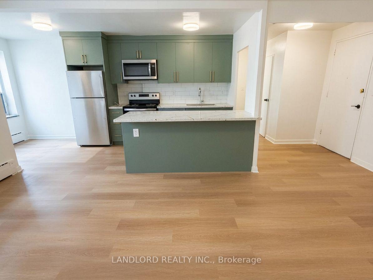 Photo 2 of Unit 204, 420 Eglinton Avenue E, Toronto, Mount Pleasant East — HOMEH