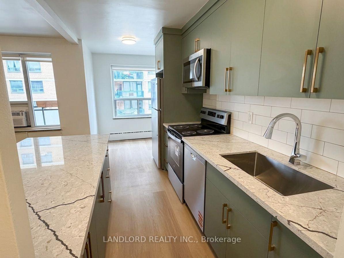 Photo 3 of Unit 204, 420 Eglinton Avenue E, Toronto, Mount Pleasant East — HOMEH