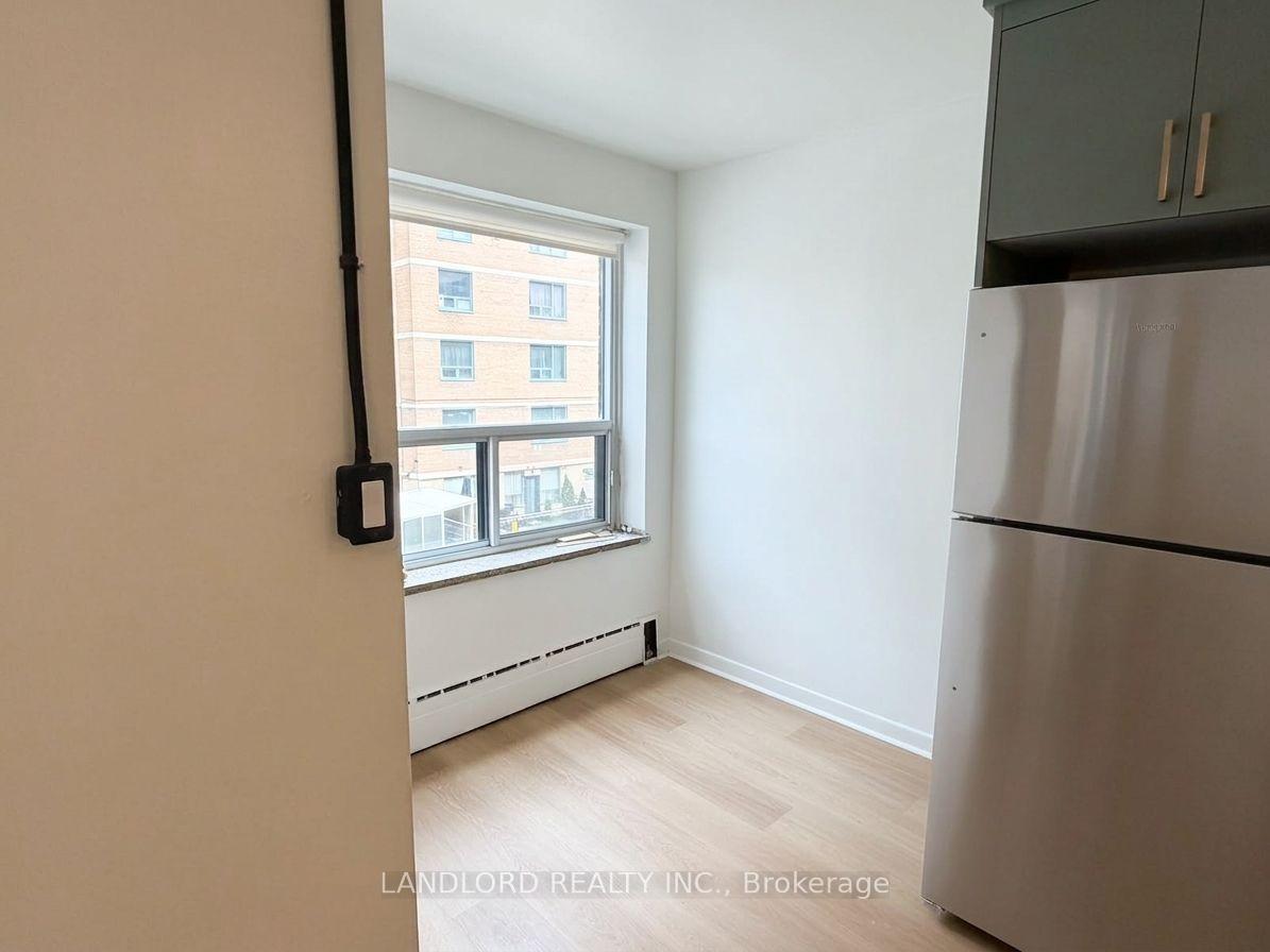 Photo 4 of Unit 204, 420 Eglinton Avenue E, Toronto, Mount Pleasant East — HOMEH