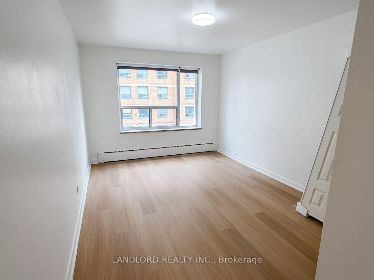 Photo 13 of Unit 204, 420 Eglinton Avenue E, Toronto, Mount Pleasant East — HOMEH