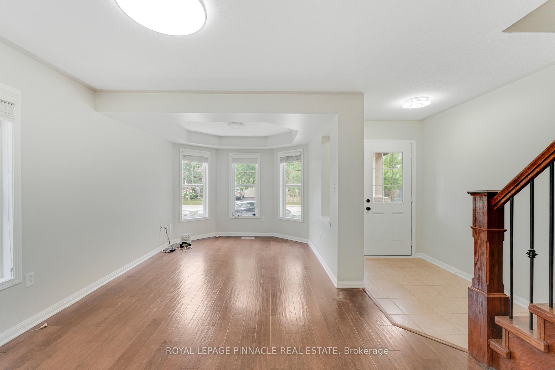 Photo 13 of 135 Baldwin Drive, Cambridge, Silver Heights — HOMEH