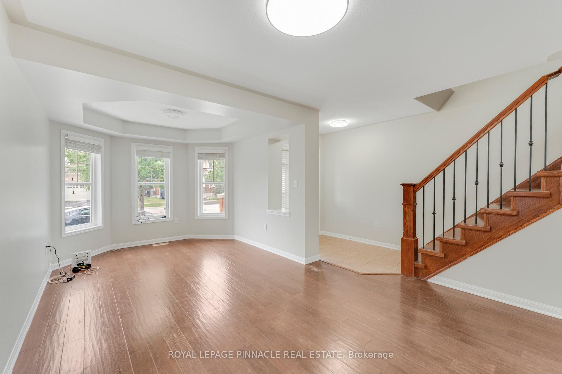 Photo 15 of 135 Baldwin Drive, Cambridge, Silver Heights — HOMEH