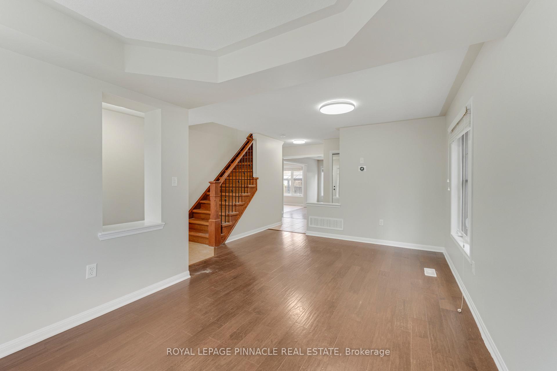 Photo 16 of 135 Baldwin Drive, Cambridge, Silver Heights — HOMEH