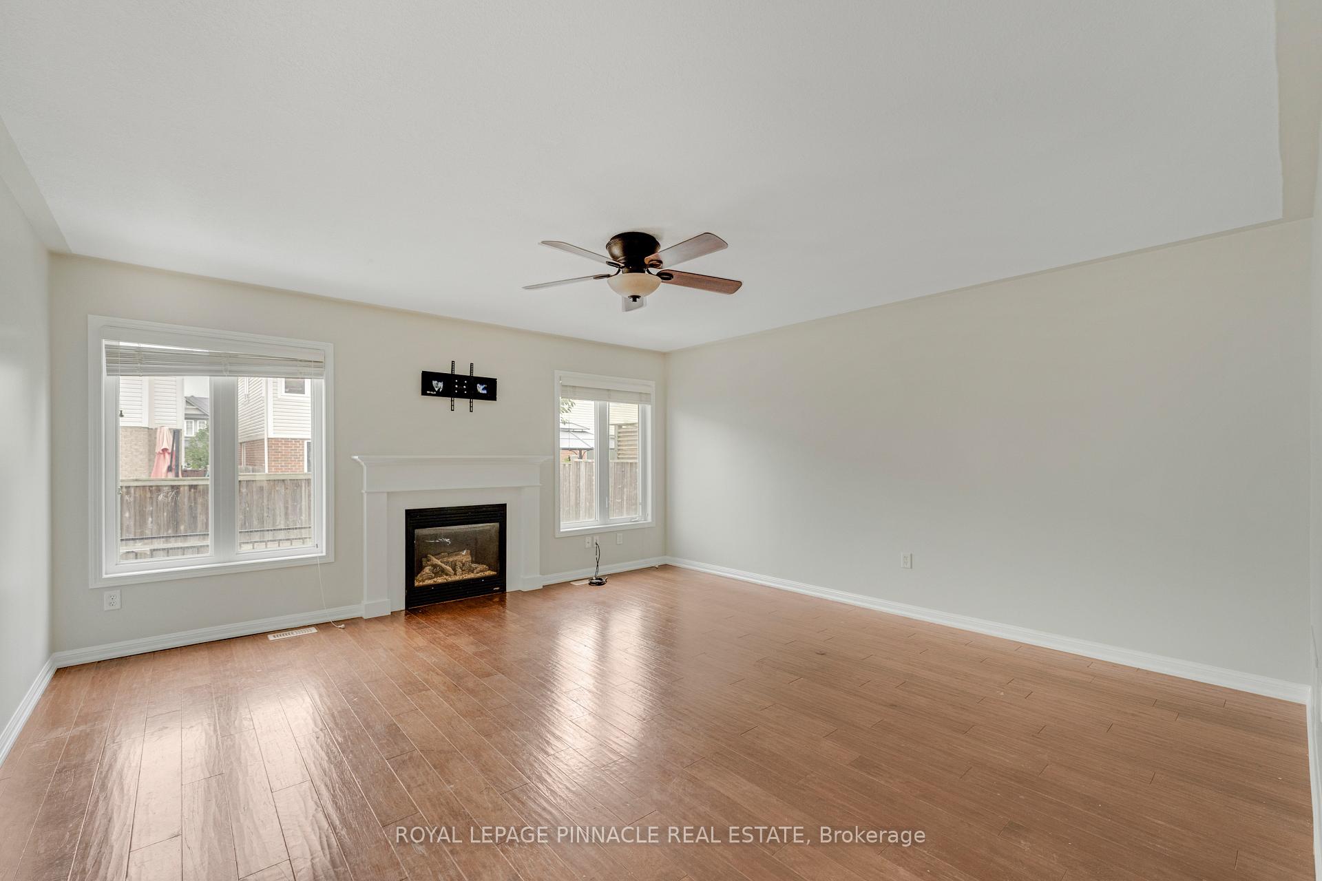 Photo 19 of 135 Baldwin Drive, Cambridge, Silver Heights — HOMEH
