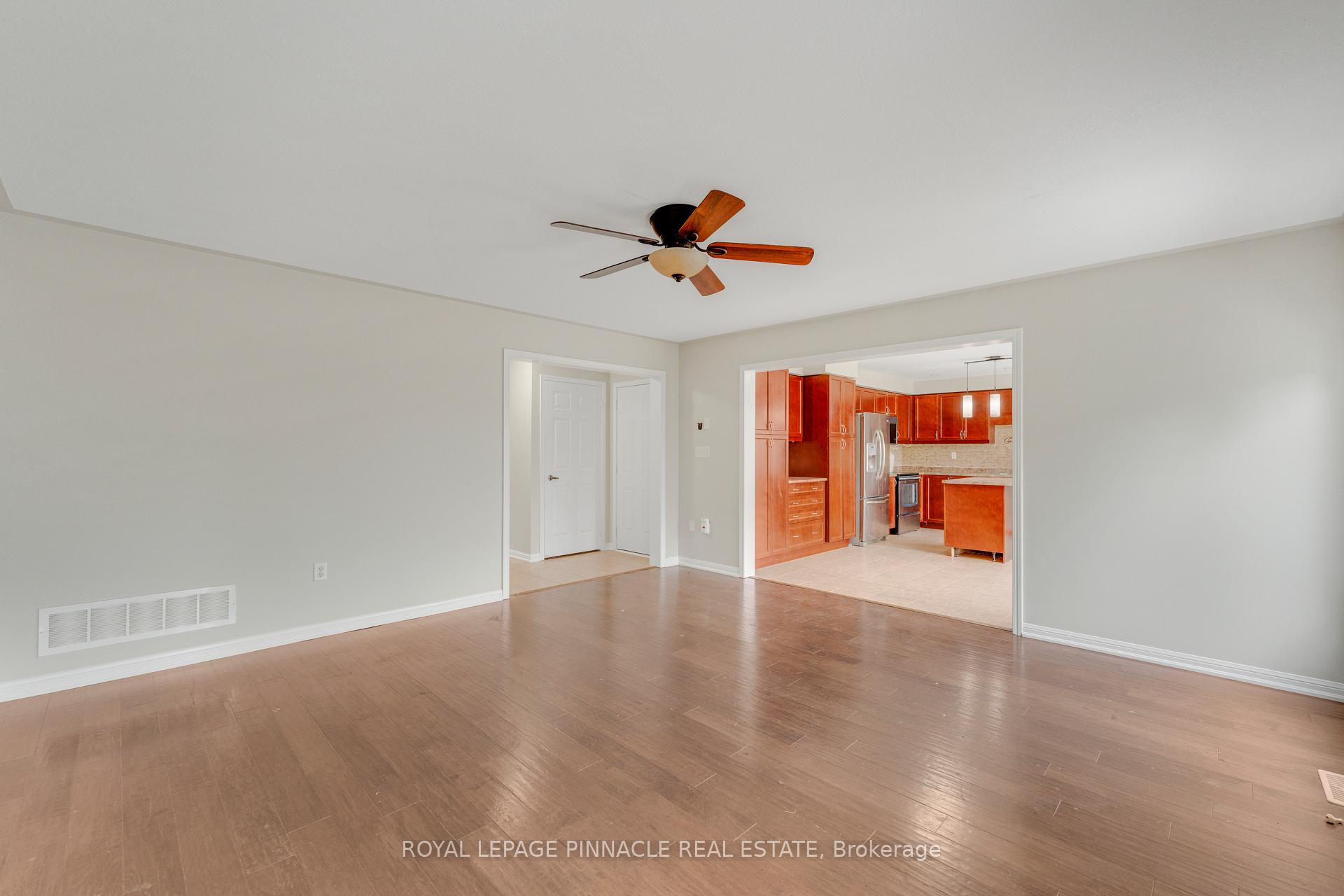Photo 20 of 135 Baldwin Drive, Cambridge, Silver Heights — HOMEH