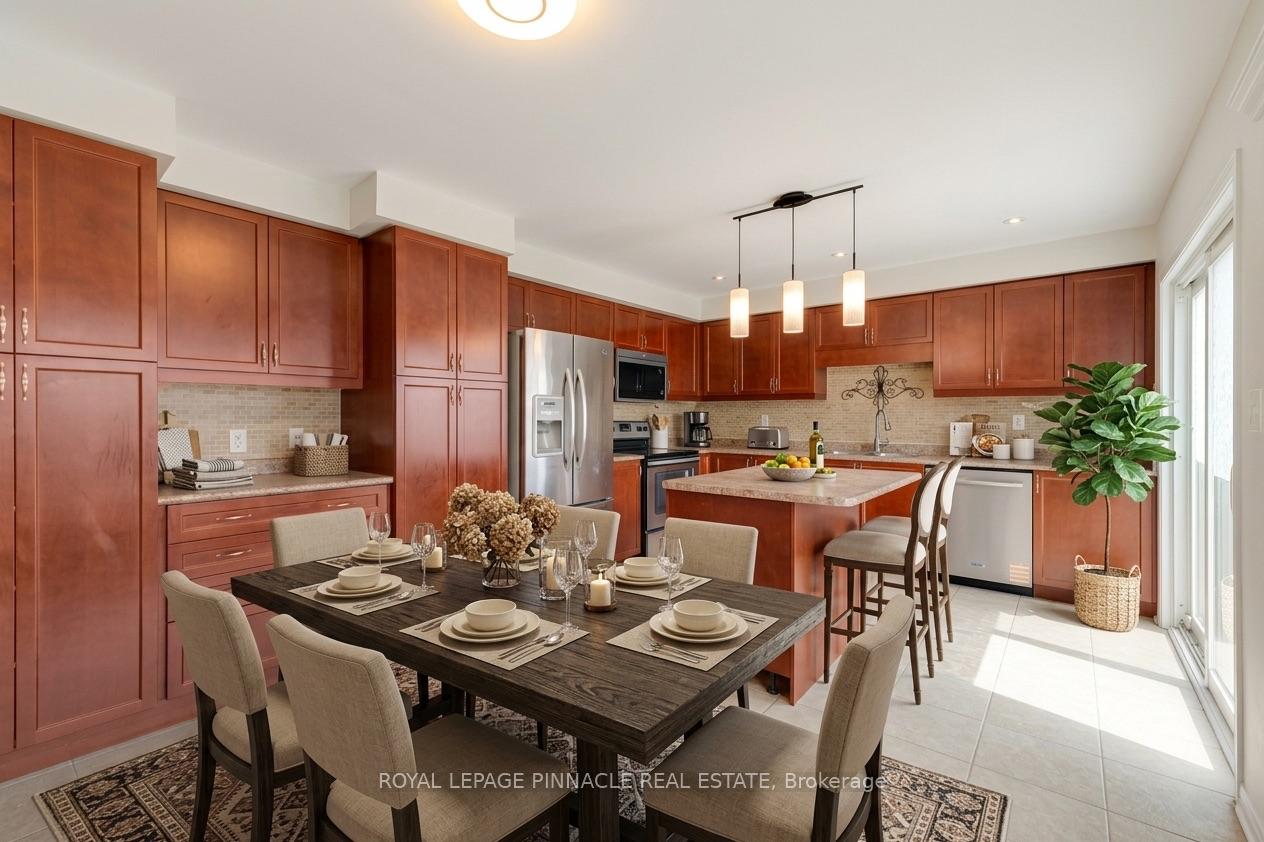 Photo 22 of 135 Baldwin Drive, Cambridge, Silver Heights — HOMEH