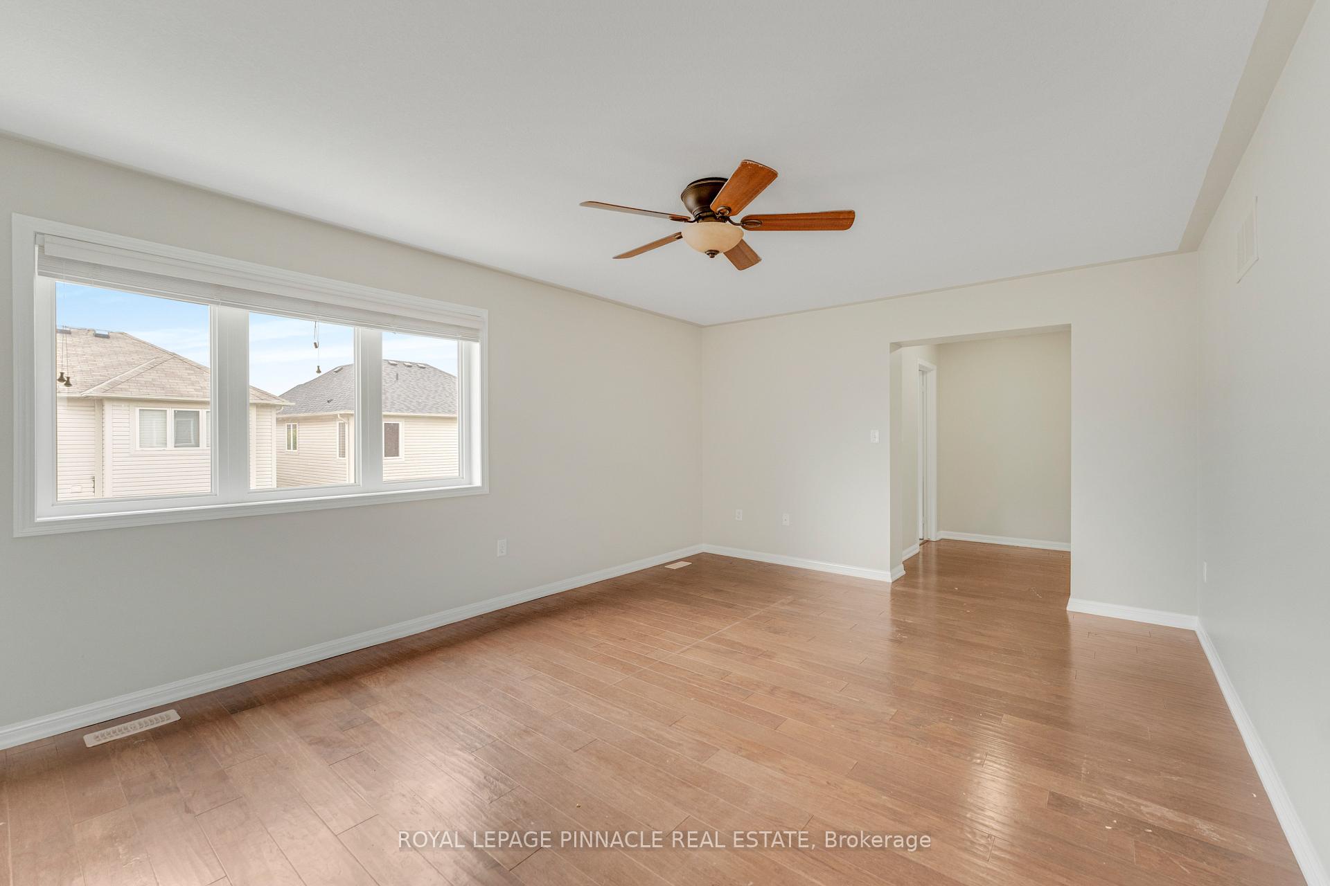 Photo 30 of 135 Baldwin Drive, Cambridge, Silver Heights — HOMEH