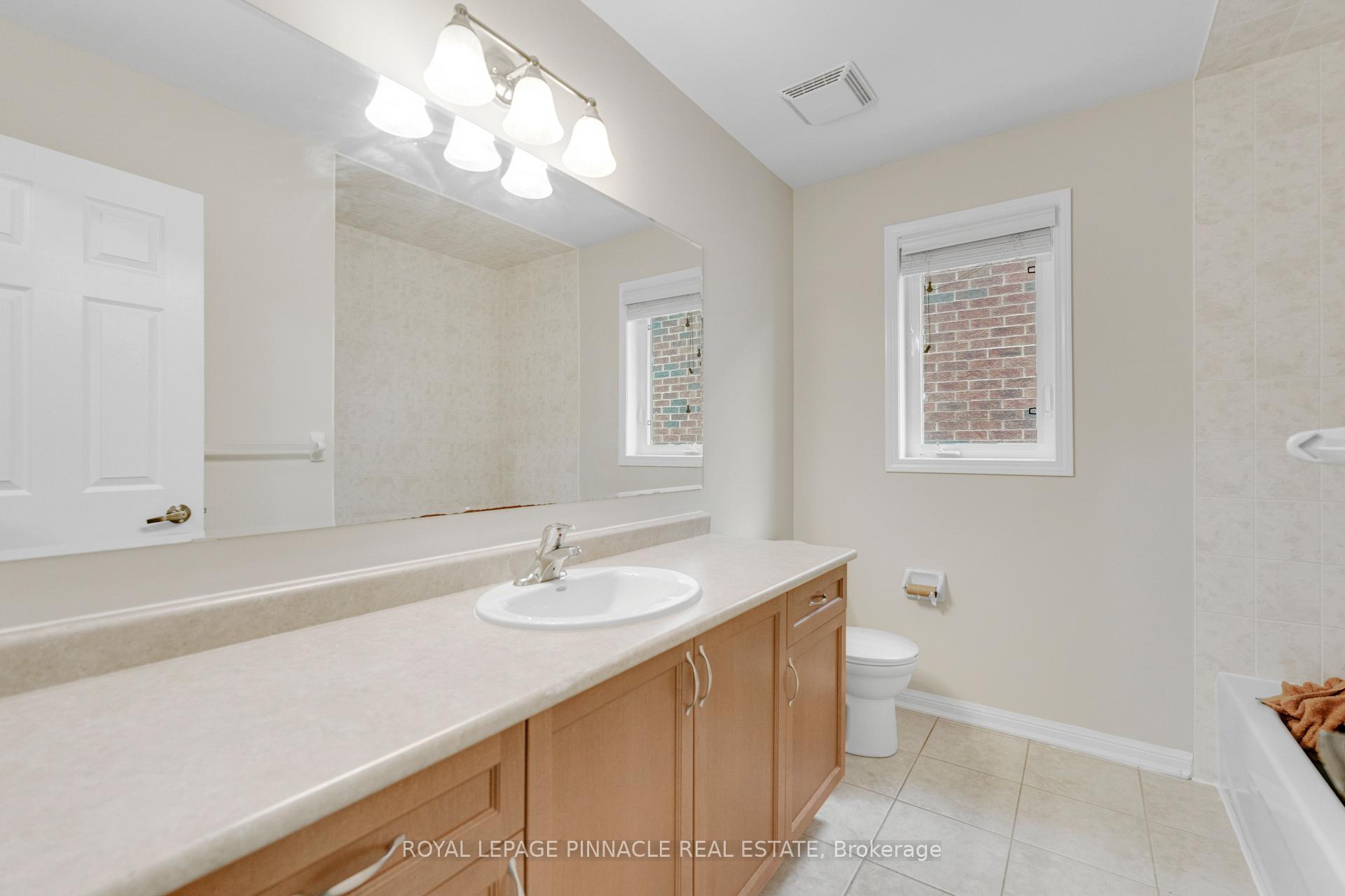 Photo 42 of 135 Baldwin Drive, Cambridge, Silver Heights — HOMEH