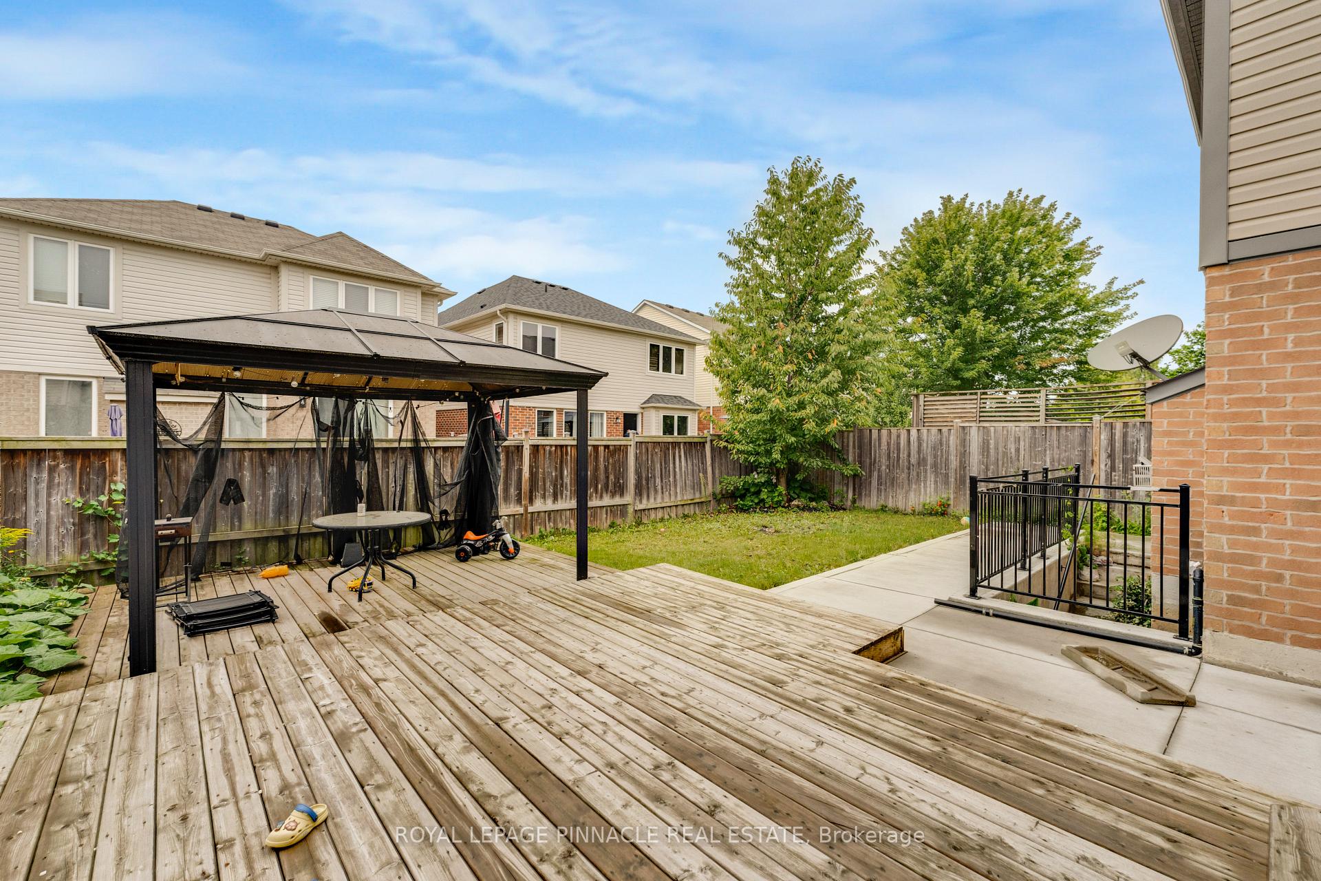 Photo 44 of 135 Baldwin Drive, Cambridge, Silver Heights — HOMEH