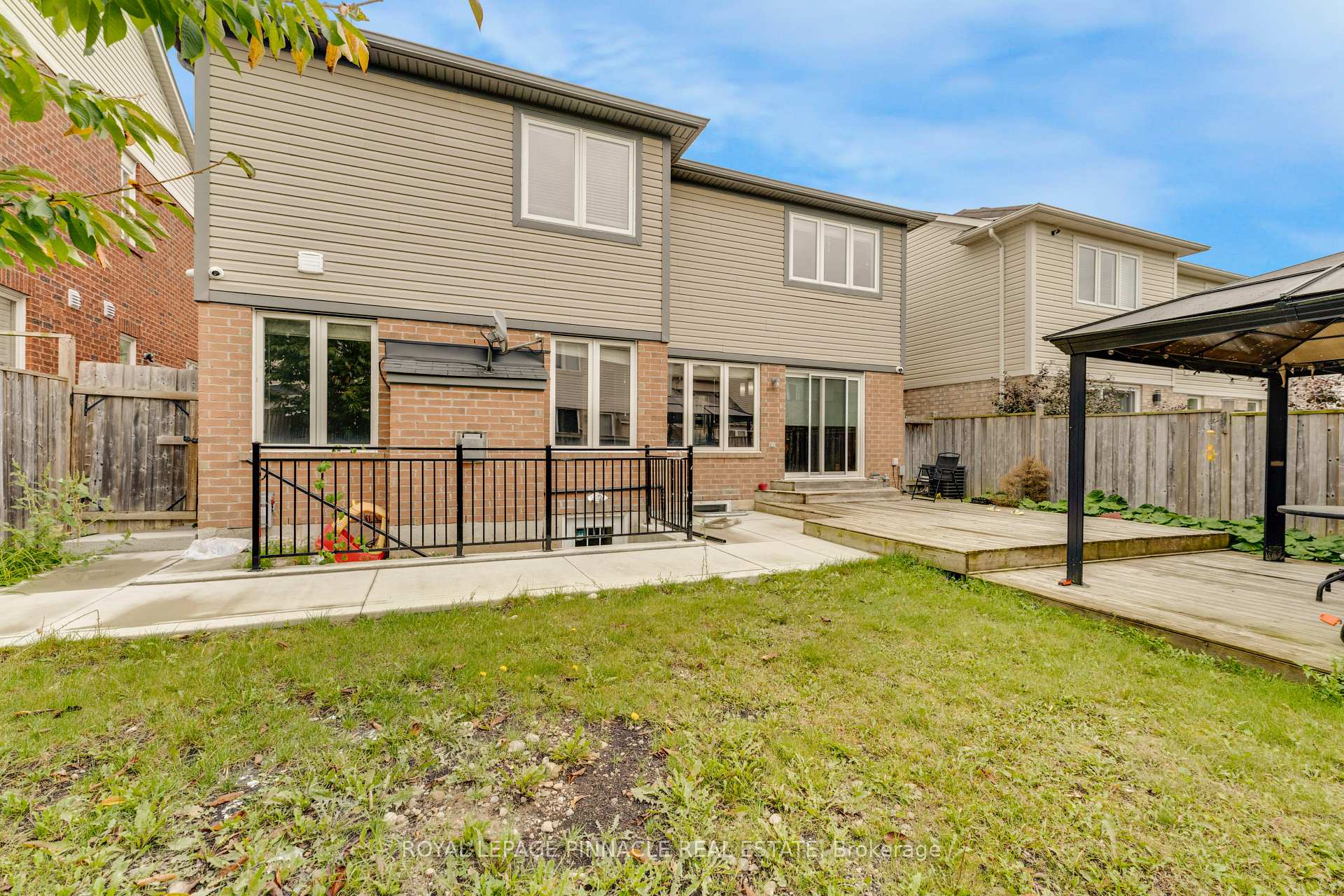 Photo 45 of 135 Baldwin Drive, Cambridge, Silver Heights — HOMEH