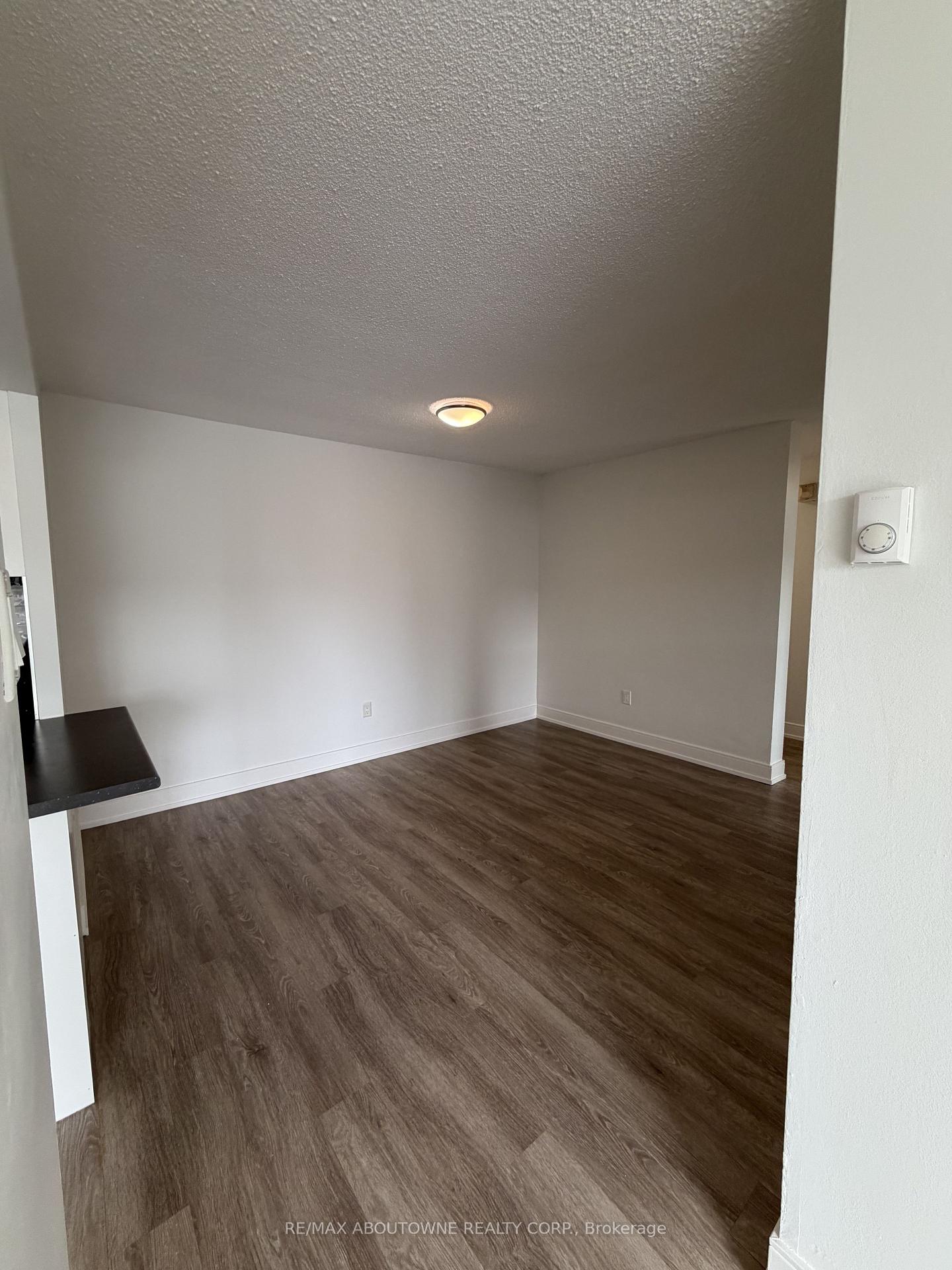 Photo 11 of Unit 202, 145 Wellington Street W, Aurora, Aurora Village — HOMEH