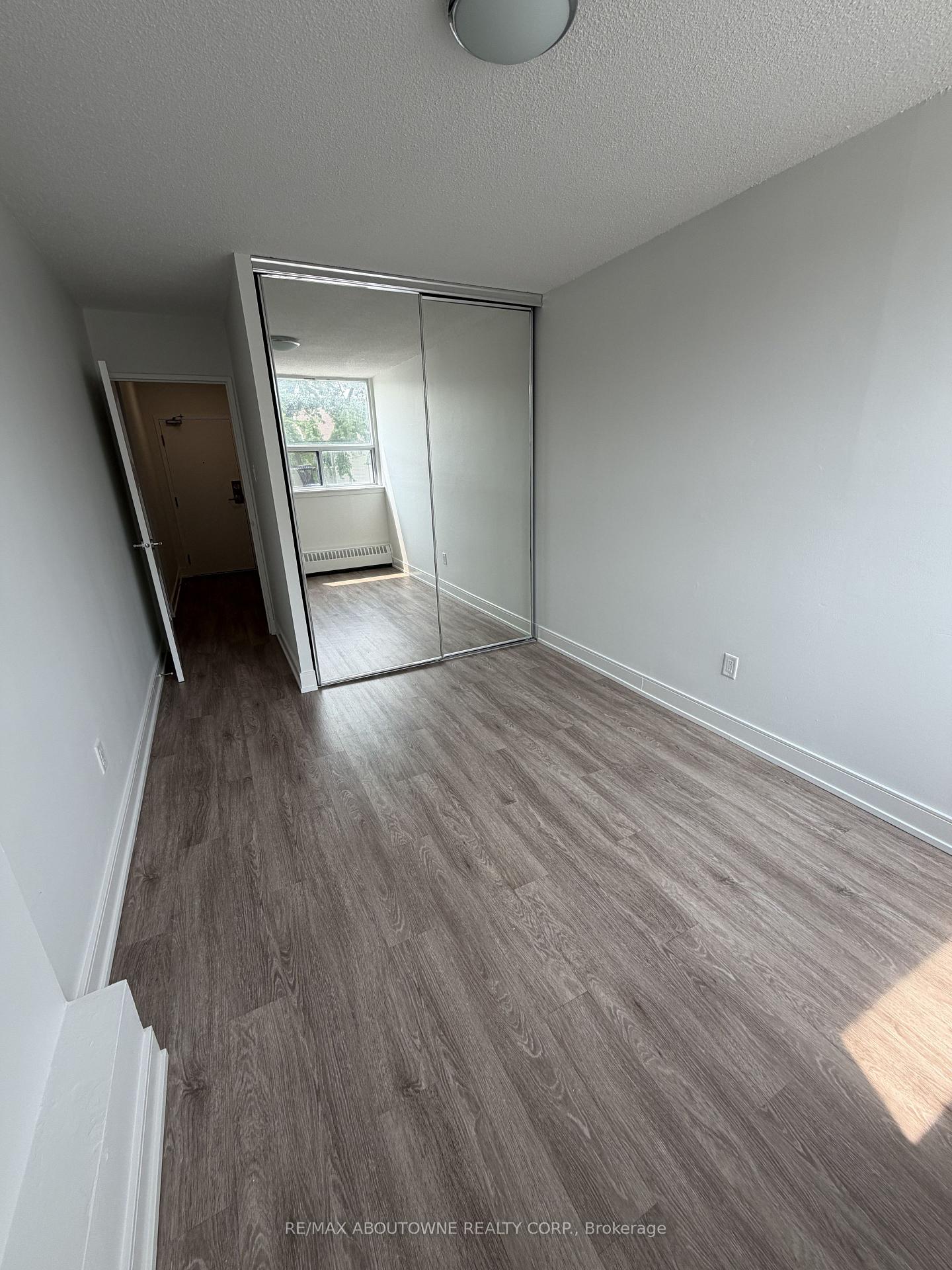 Photo 13 of Unit 202, 145 Wellington Street W, Aurora, Aurora Village — HOMEH