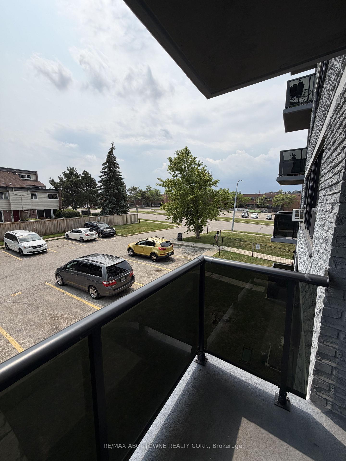 Photo 22 of Unit 202, 145 Wellington Street W, Aurora, Aurora Village — HOMEH
