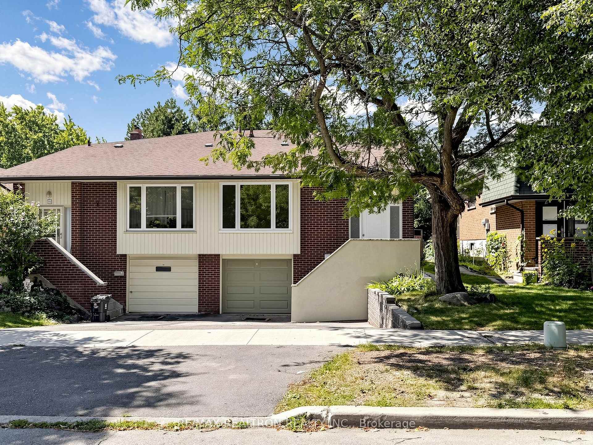 Photo 1 of 20 Harnworth Drive, North York, Hillcrest Village — HOMEH