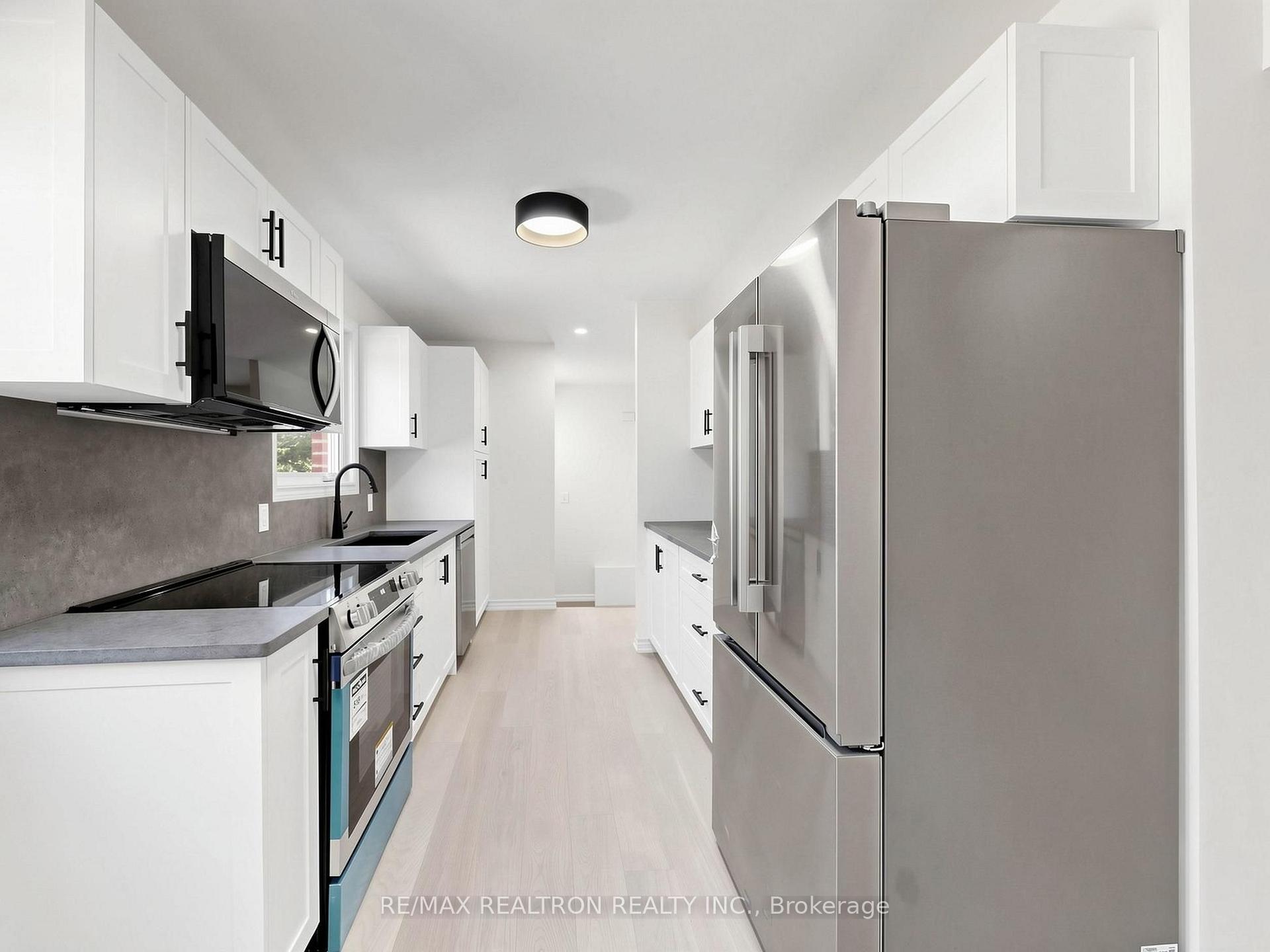 Photo 8 of 20 Harnworth Drive, North York, Hillcrest Village — HOMEH