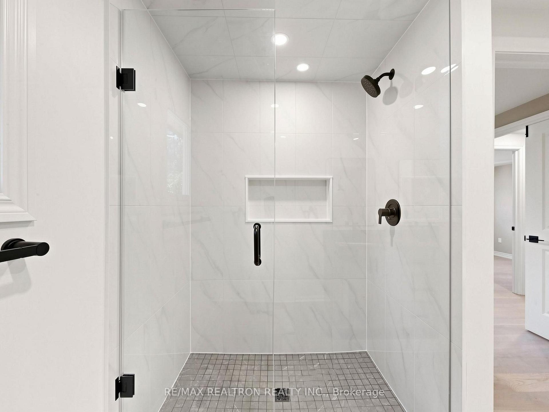 Photo 17 of 20 Harnworth Drive, North York, Hillcrest Village — HOMEH