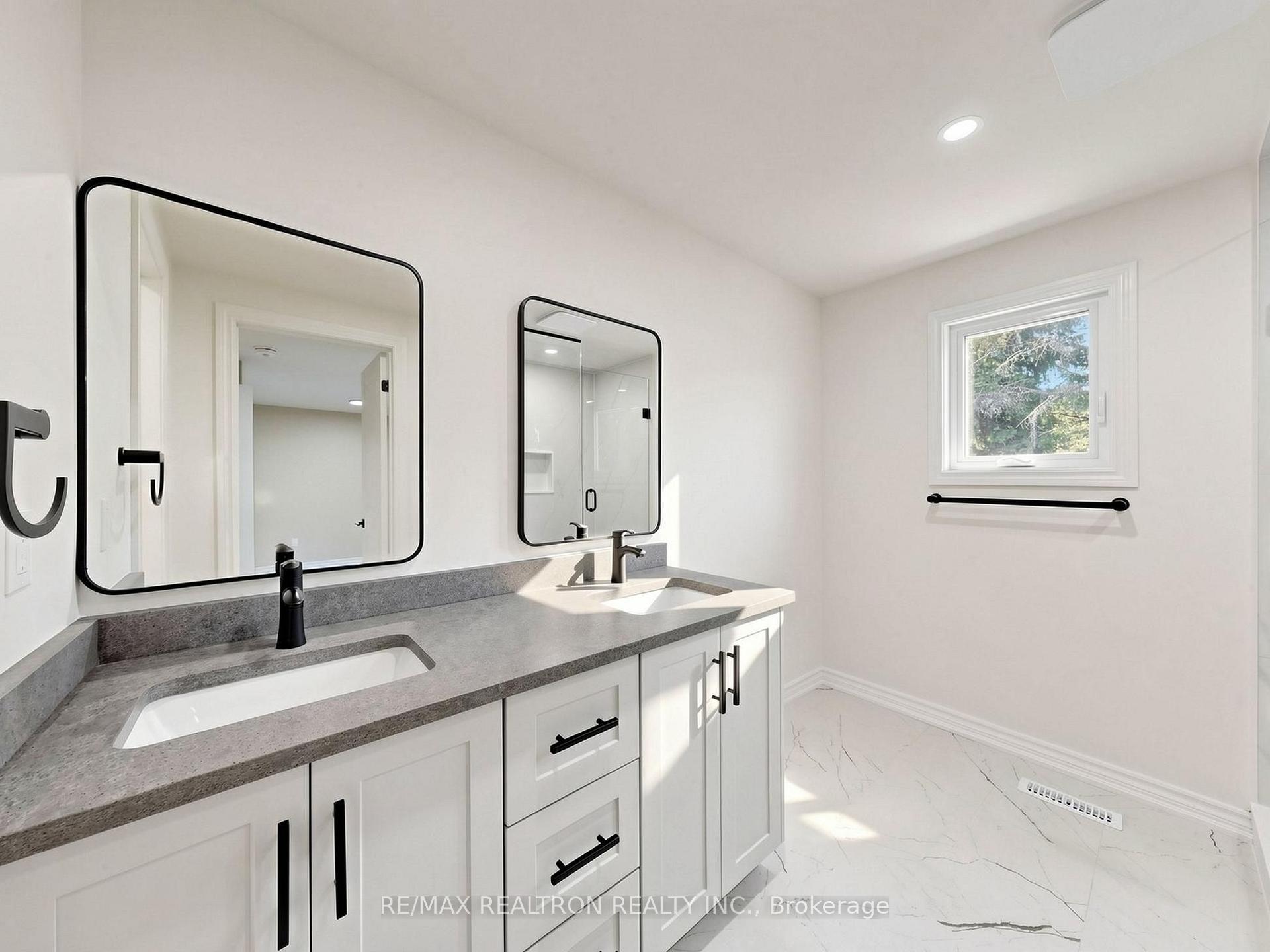 Photo 15 of 20 Harnworth Drive, North York, Hillcrest Village — HOMEH