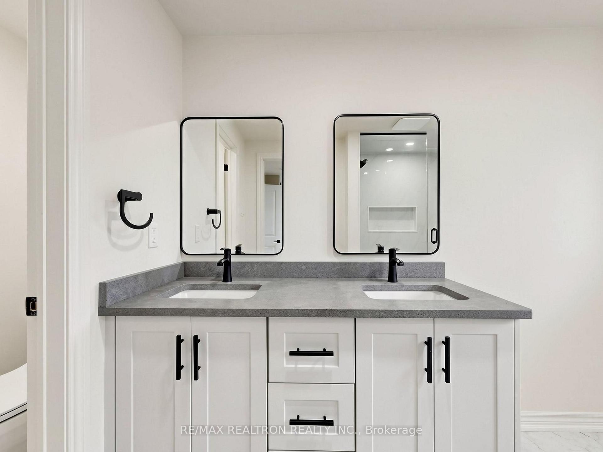 Photo 16 of 20 Harnworth Drive, North York, Hillcrest Village — HOMEH