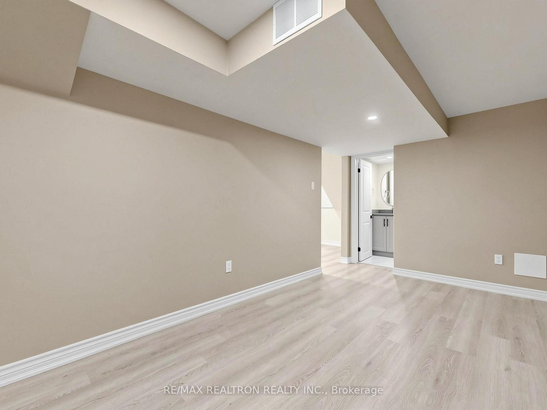 Photo 36 of 20 Harnworth Drive, North York, Hillcrest Village — HOMEH