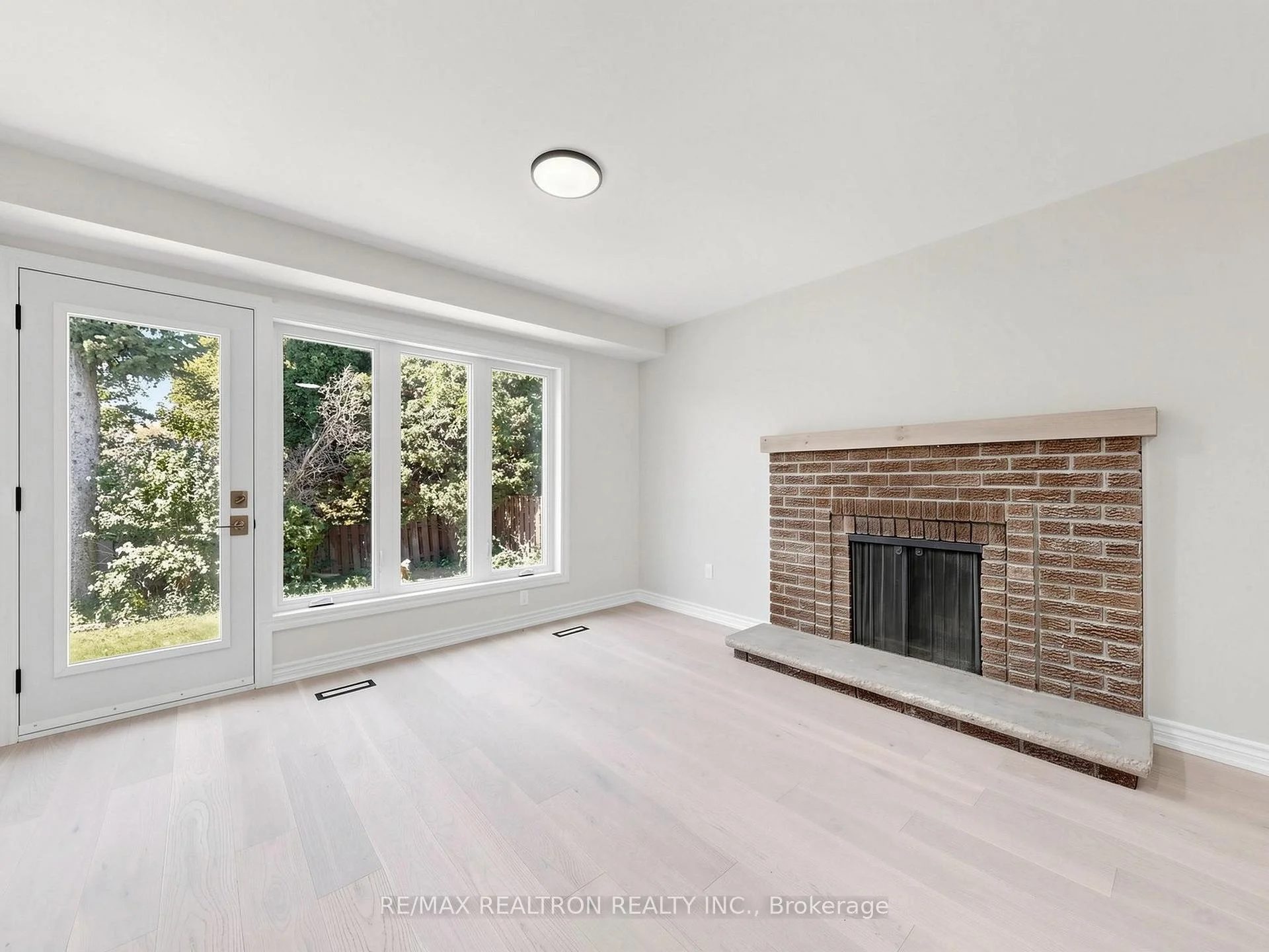 Photo 24 of 20 Harnworth Drive, North York, Hillcrest Village — HOMEH