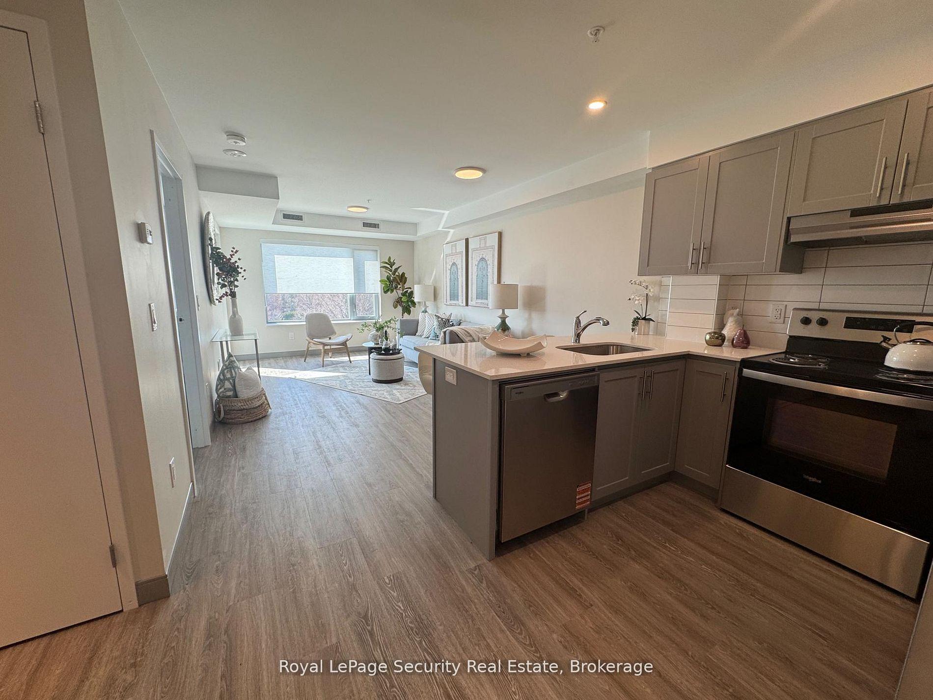 Photo 6 of Unit 305, 1015 Innisfil Beach Road, Innisfil, Alcona — HOMEH