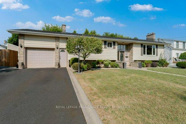 Photo 2 of 14 Baker Street, Kingston, Rideau — HOMEH
