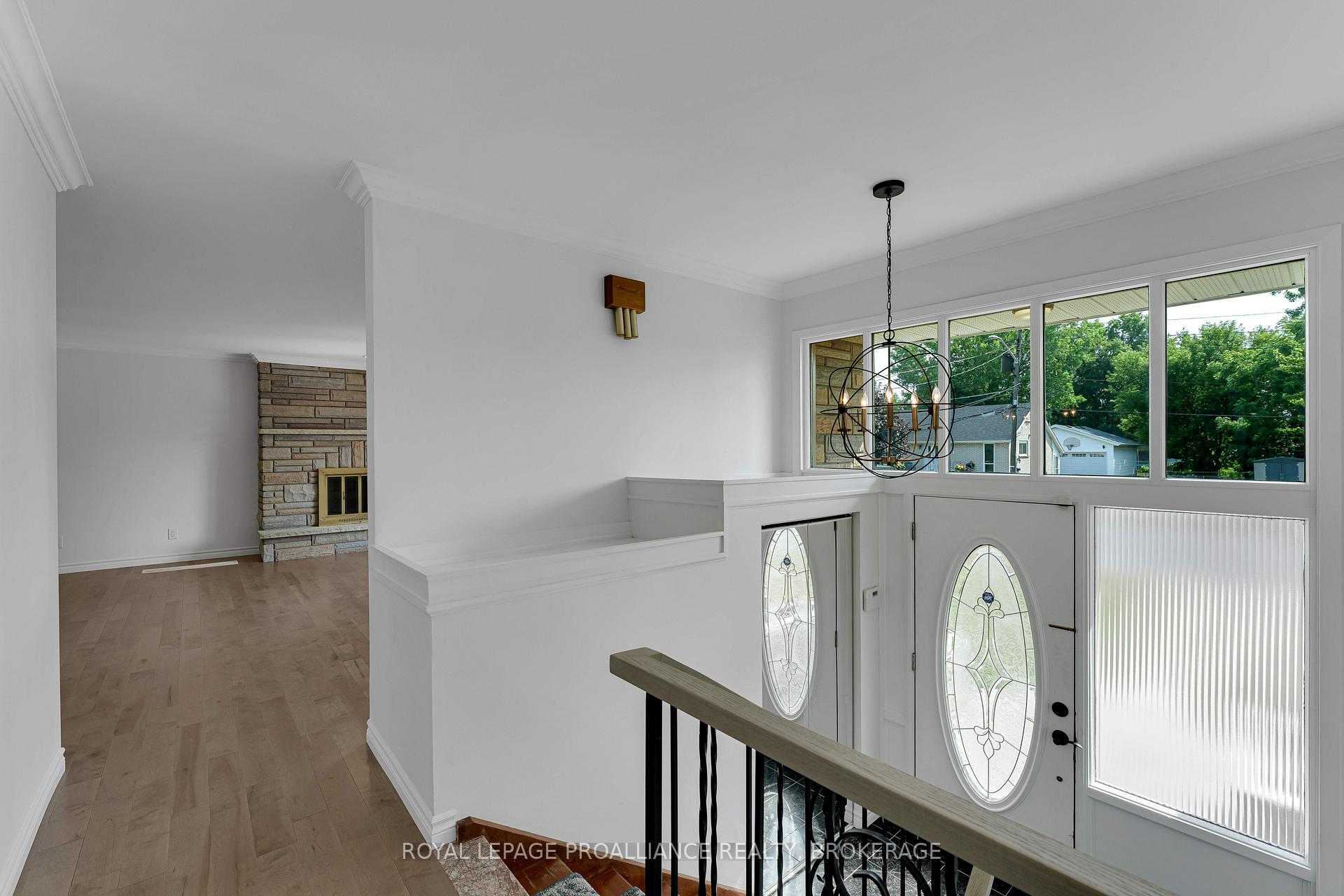 Photo 3 of 14 Baker Street, Kingston, Rideau — HOMEH
