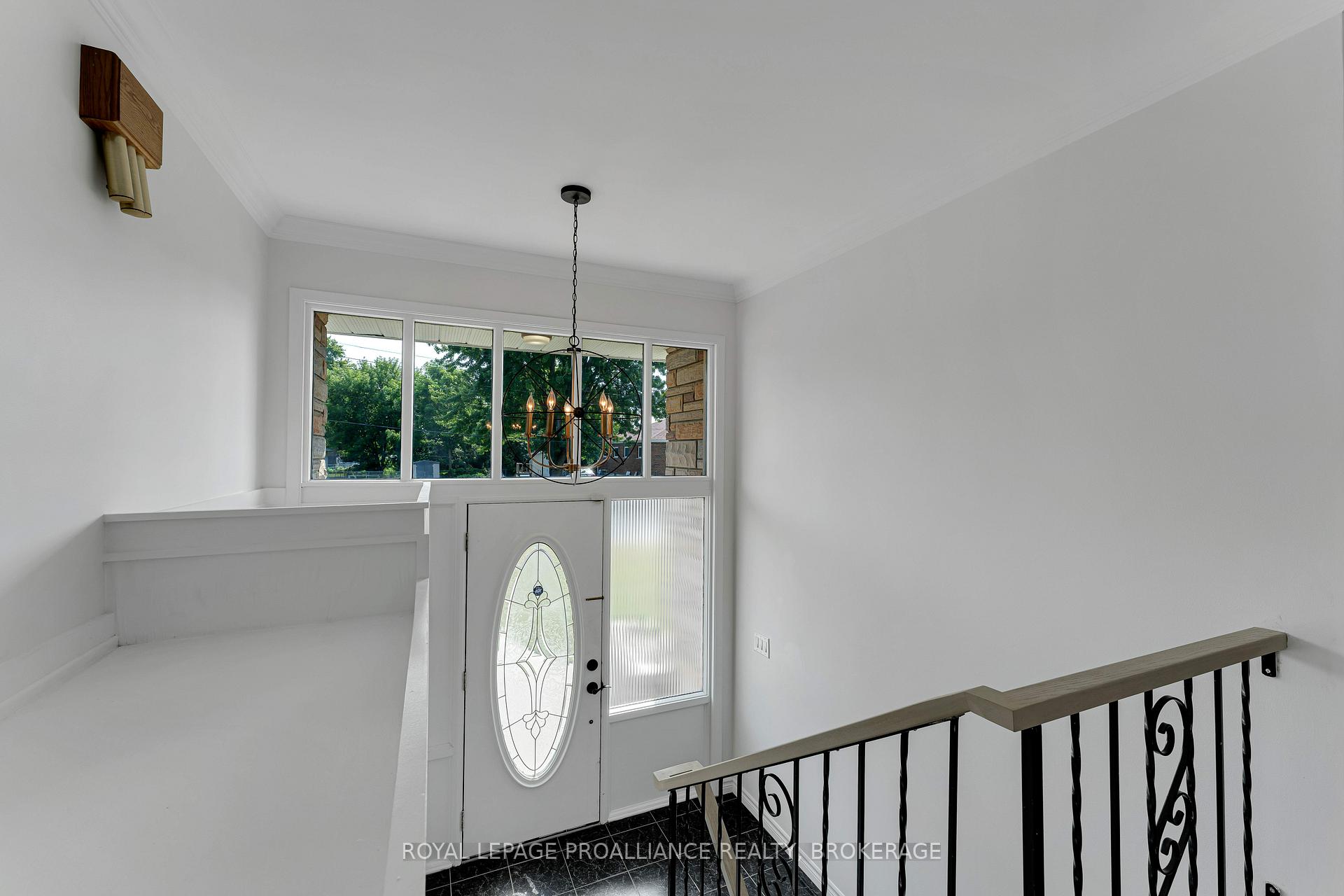 Photo 4 of 14 Baker Street, Kingston, Rideau — HOMEH