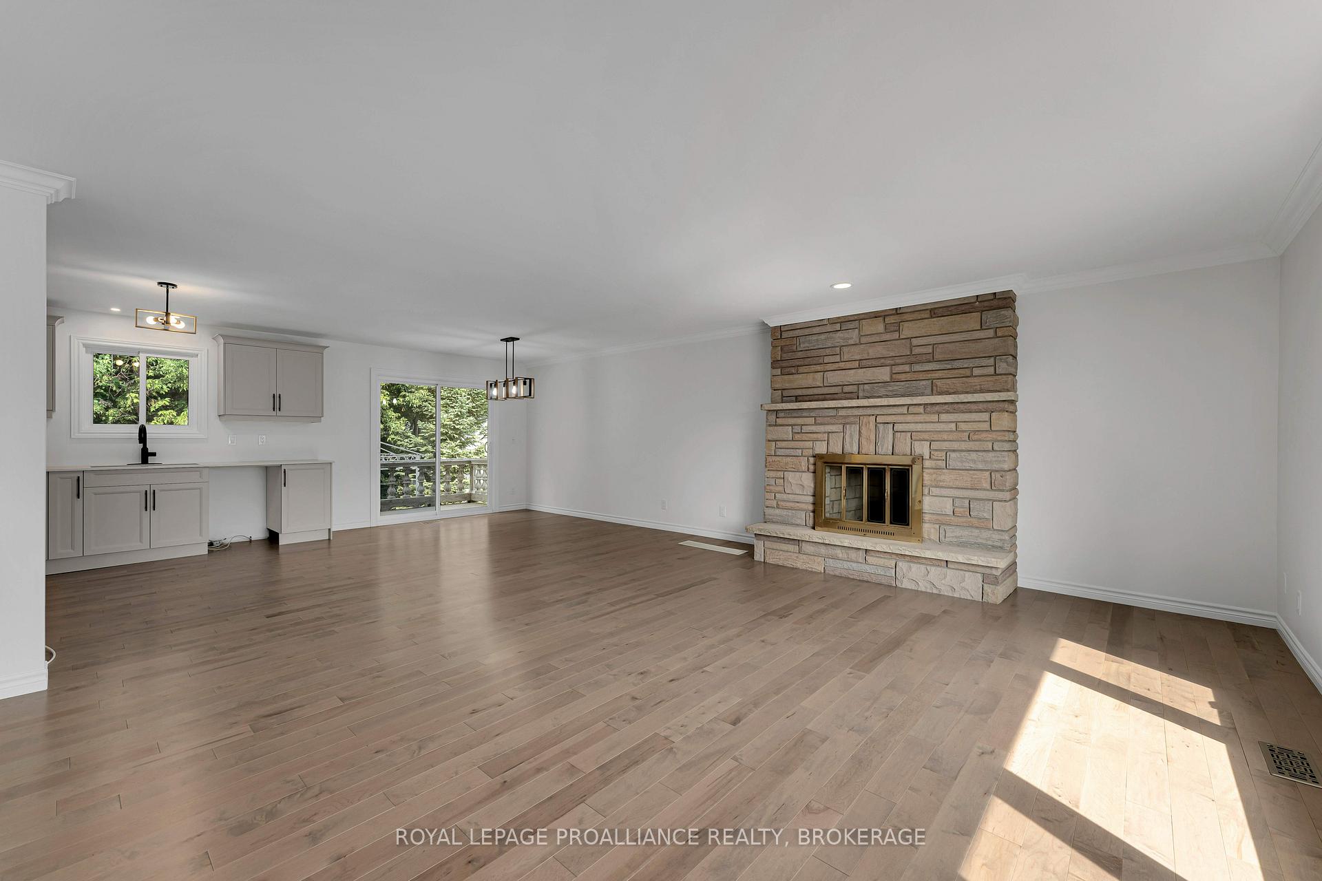 Photo 8 of 14 Baker Street, Kingston, Rideau — HOMEH