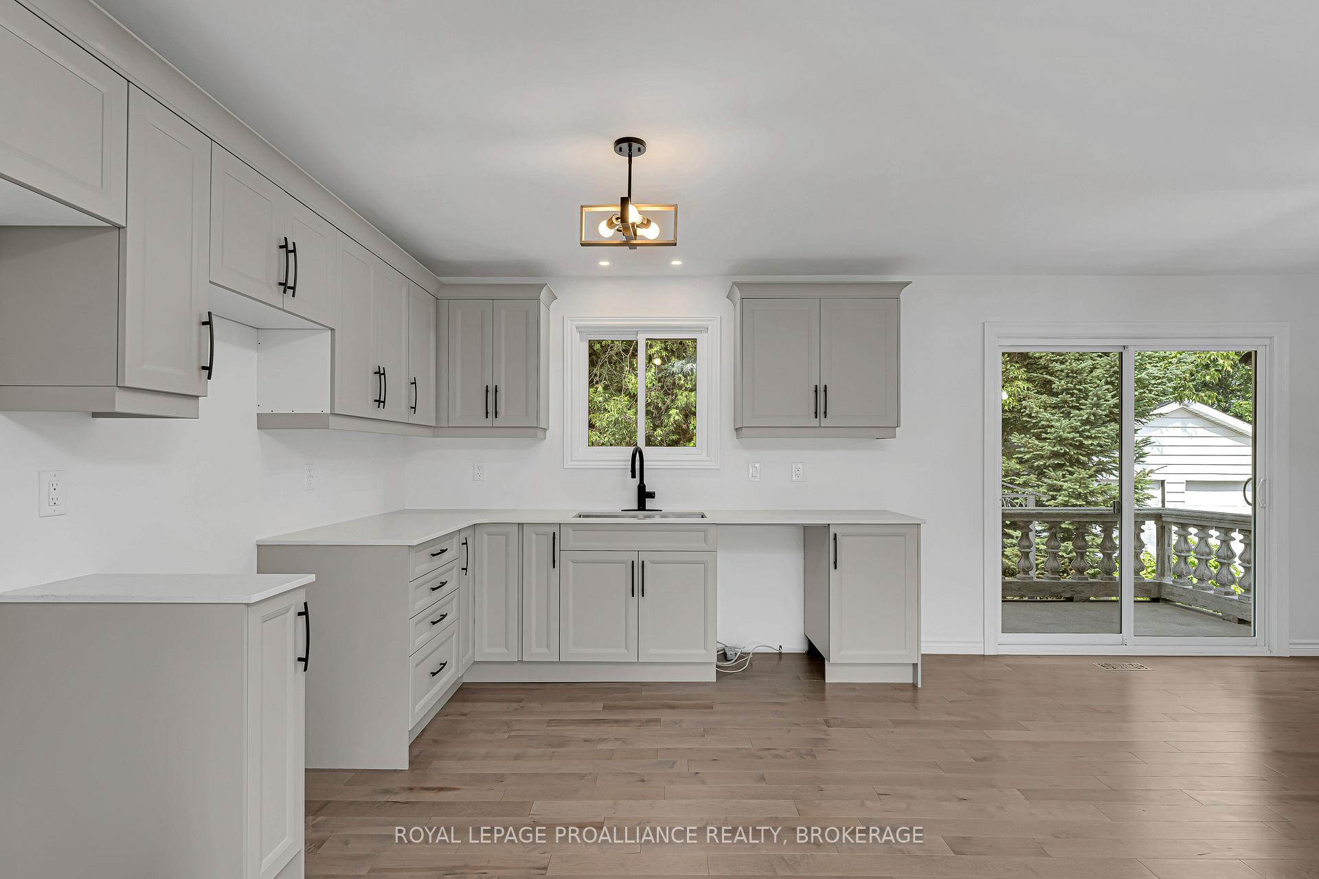 Photo 13 of 14 Baker Street, Kingston, Rideau — HOMEH