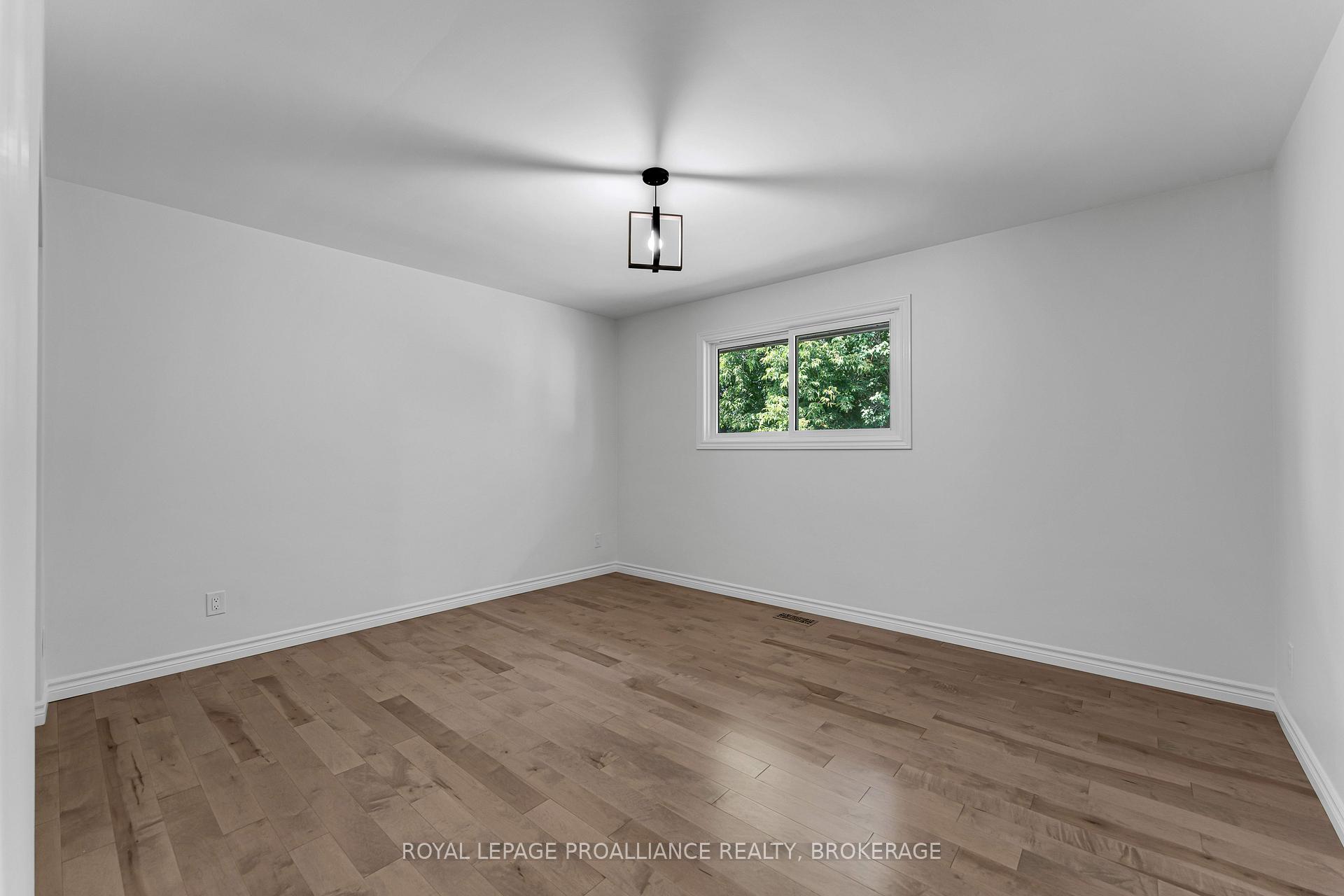 Photo 15 of 14 Baker Street, Kingston, Rideau — HOMEH