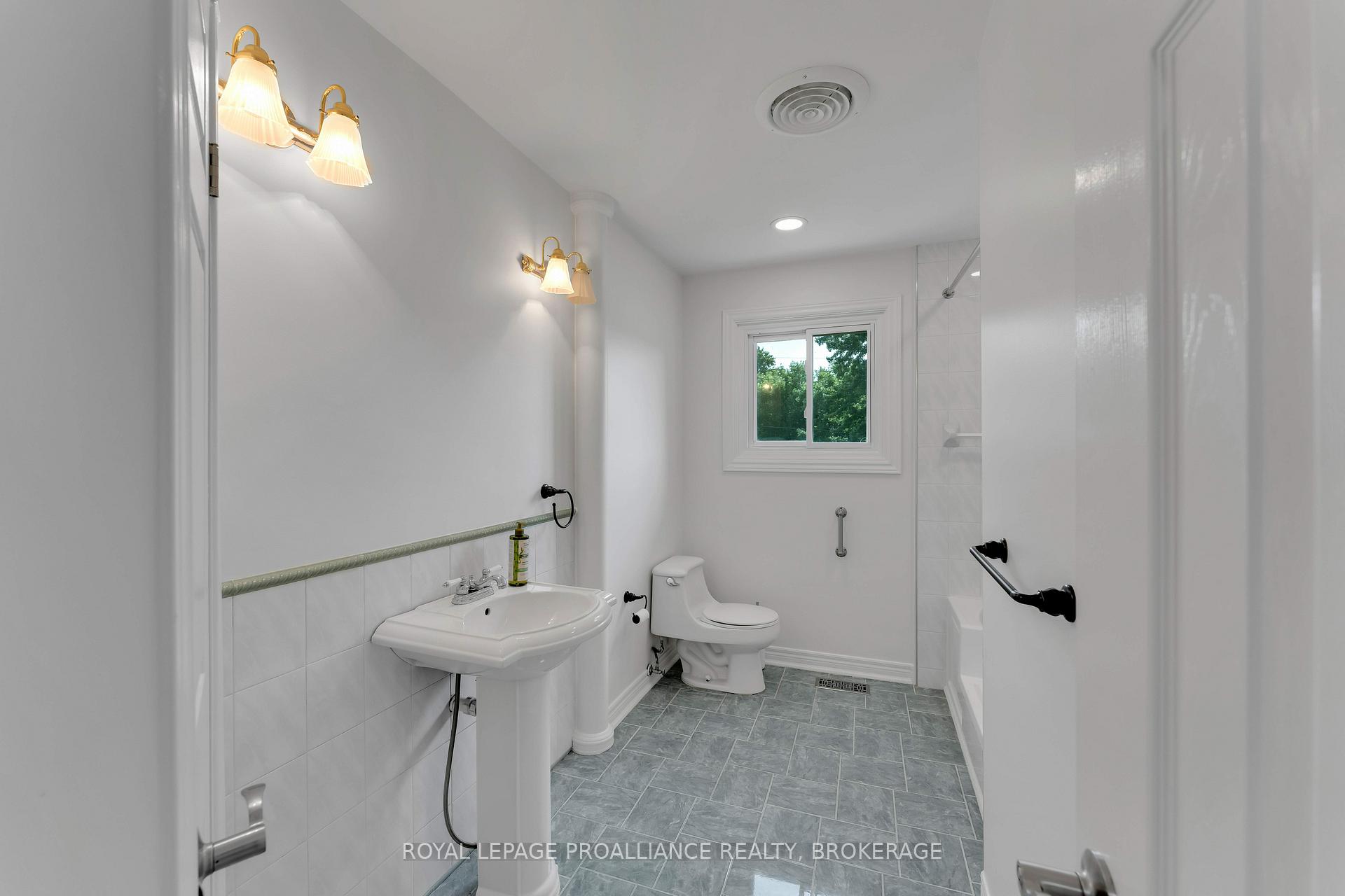 Photo 19 of 14 Baker Street, Kingston, Rideau — HOMEH
