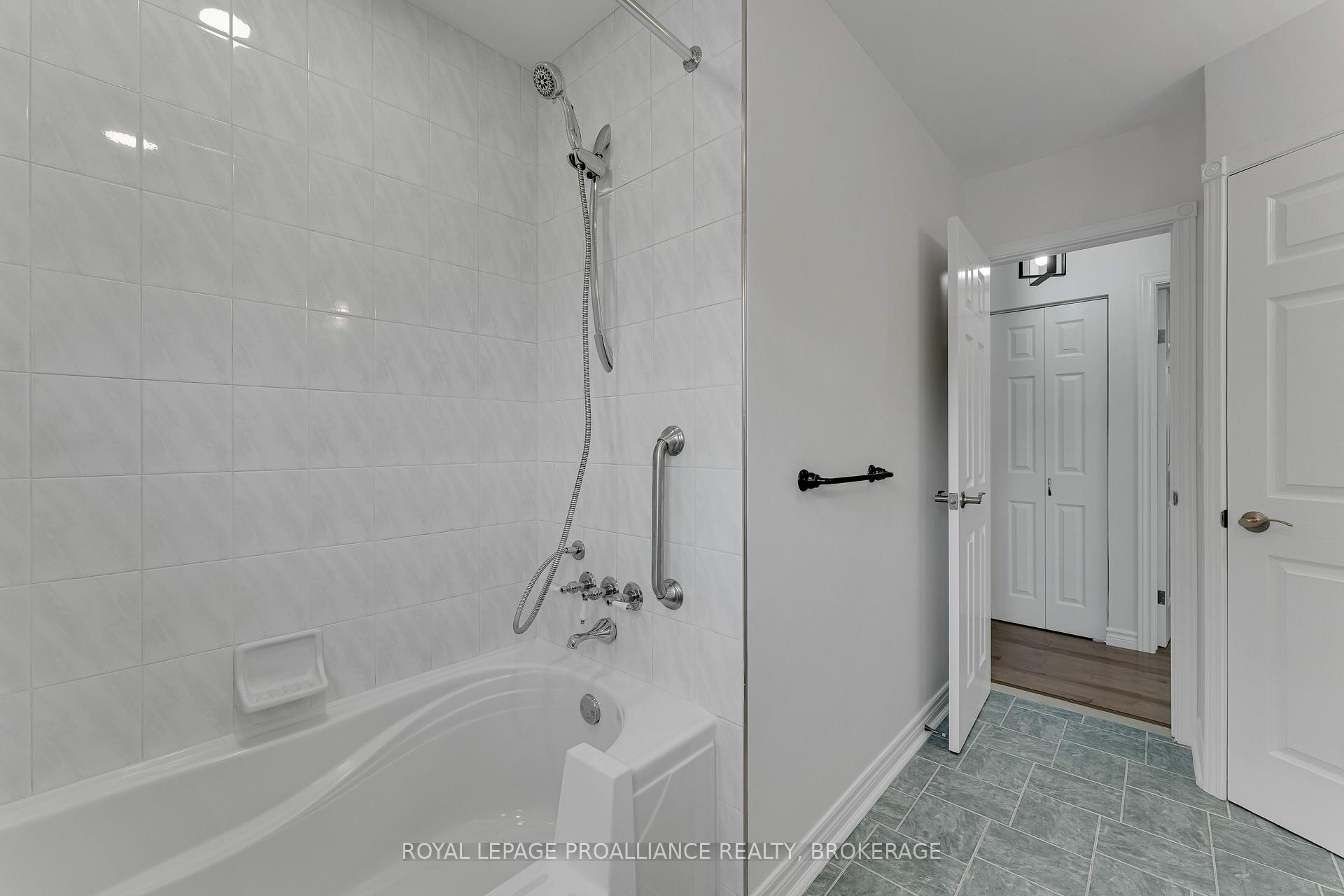 Photo 21 of 14 Baker Street, Kingston, Rideau — HOMEH