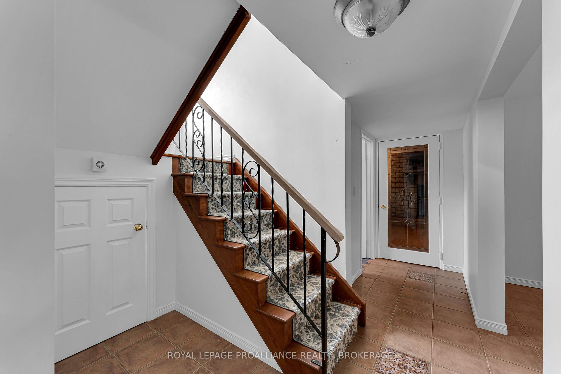 Photo 25 of 14 Baker Street, Kingston, Rideau — HOMEH