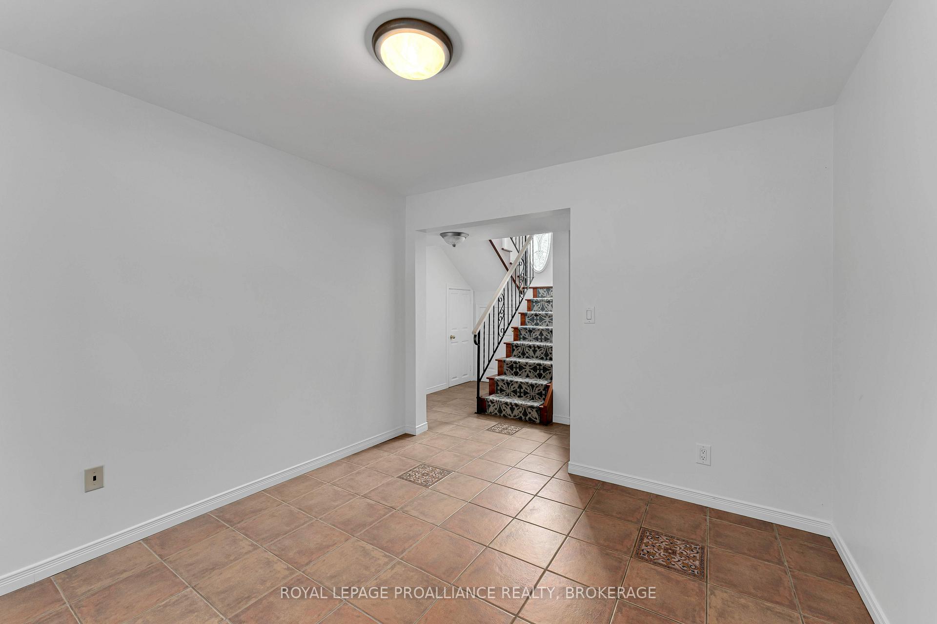 Photo 26 of 14 Baker Street, Kingston, Rideau — HOMEH