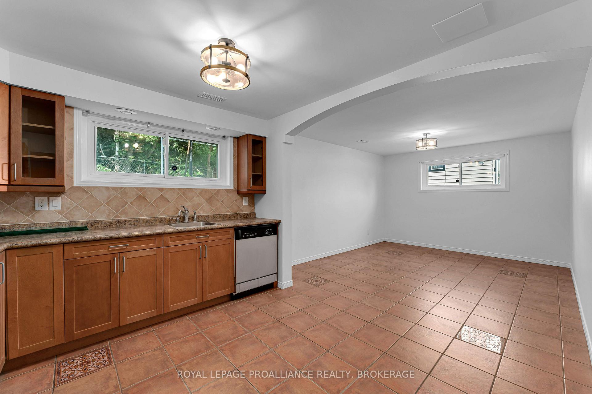Photo 29 of 14 Baker Street, Kingston, Rideau — HOMEH