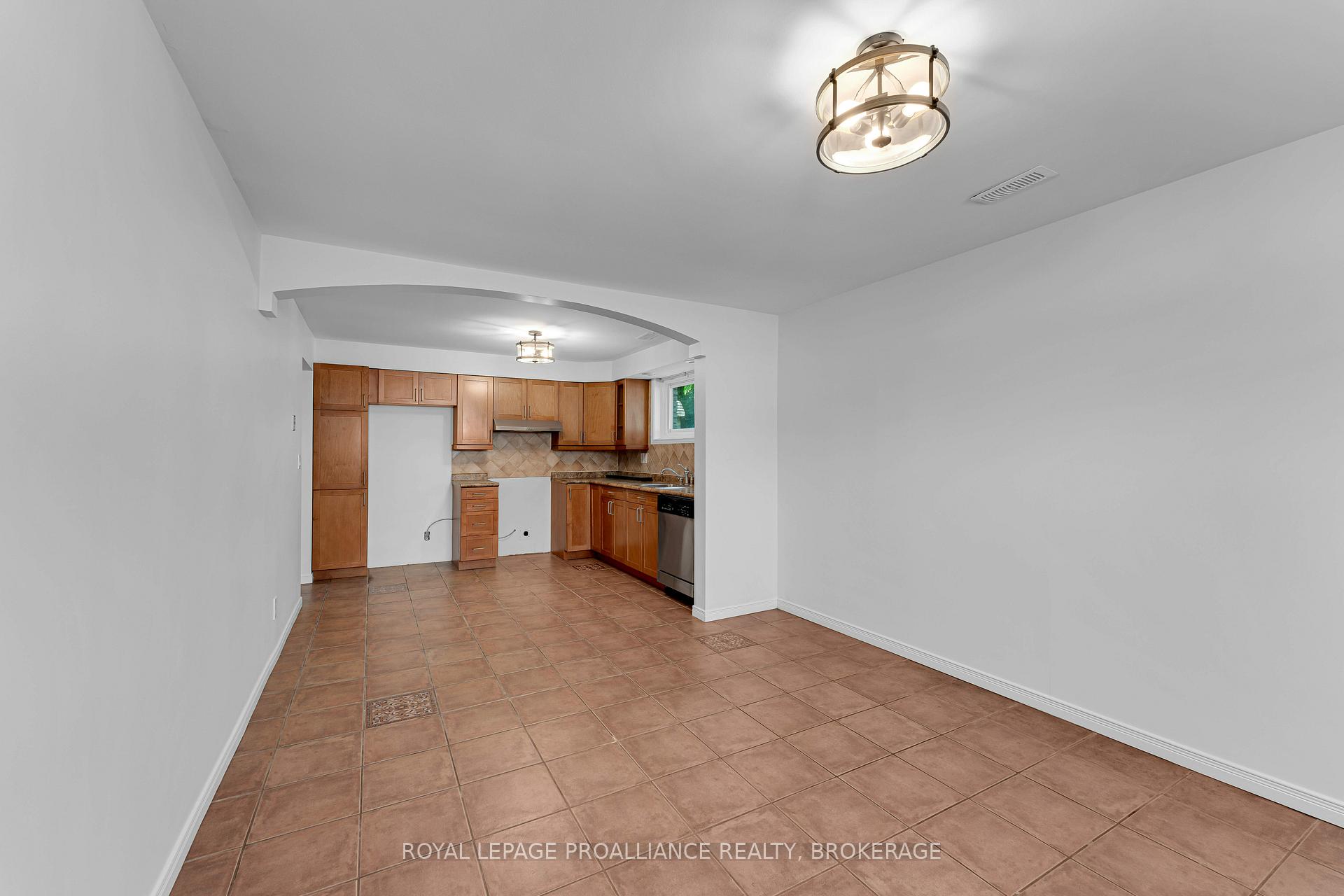 Photo 30 of 14 Baker Street, Kingston, Rideau — HOMEH
