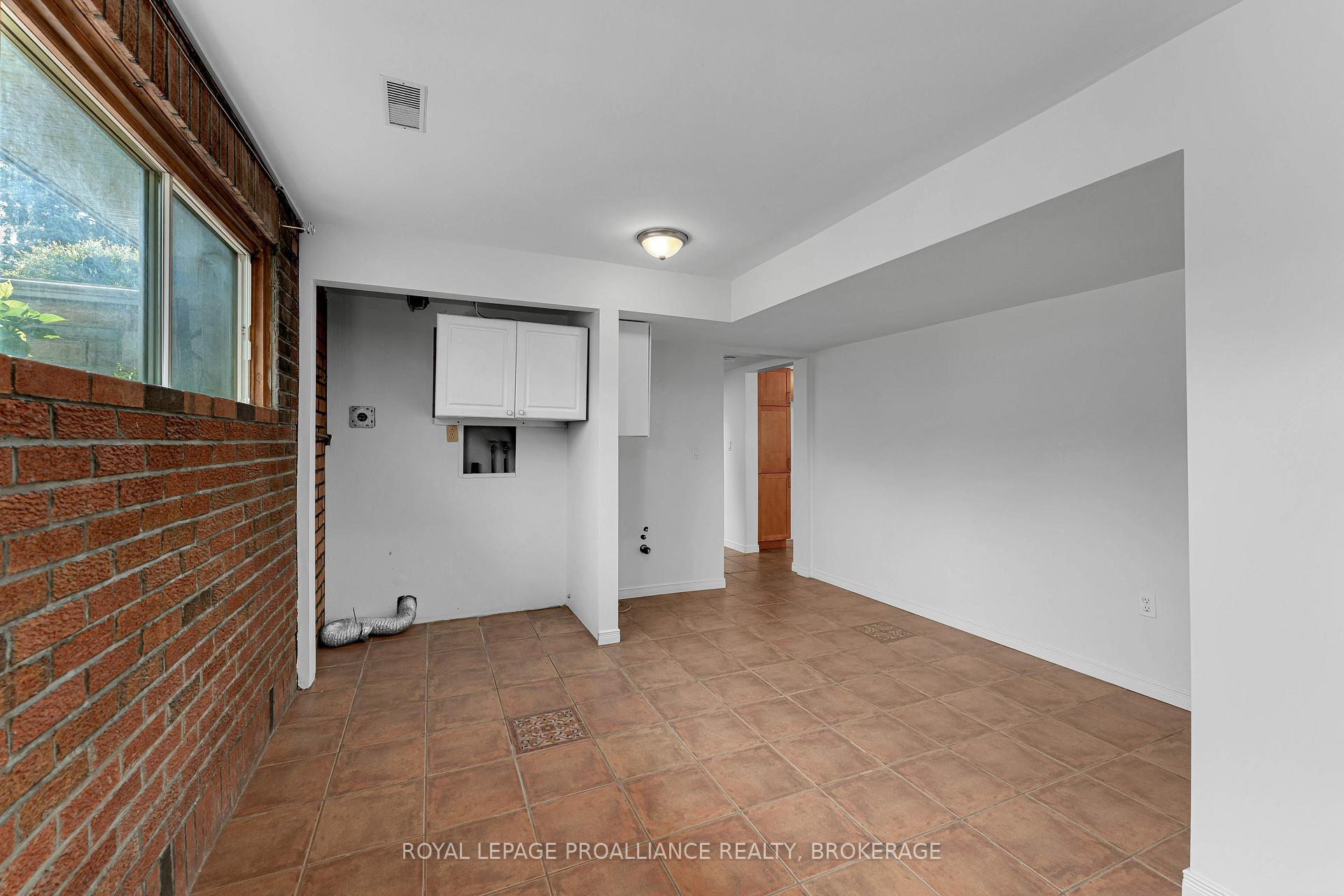 Photo 34 of 14 Baker Street, Kingston, Rideau — HOMEH