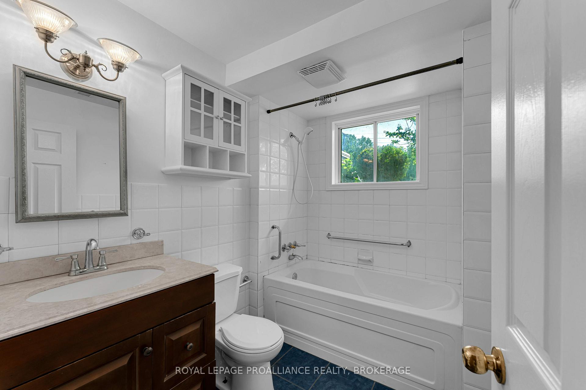 Photo 35 of 14 Baker Street, Kingston, Rideau — HOMEH