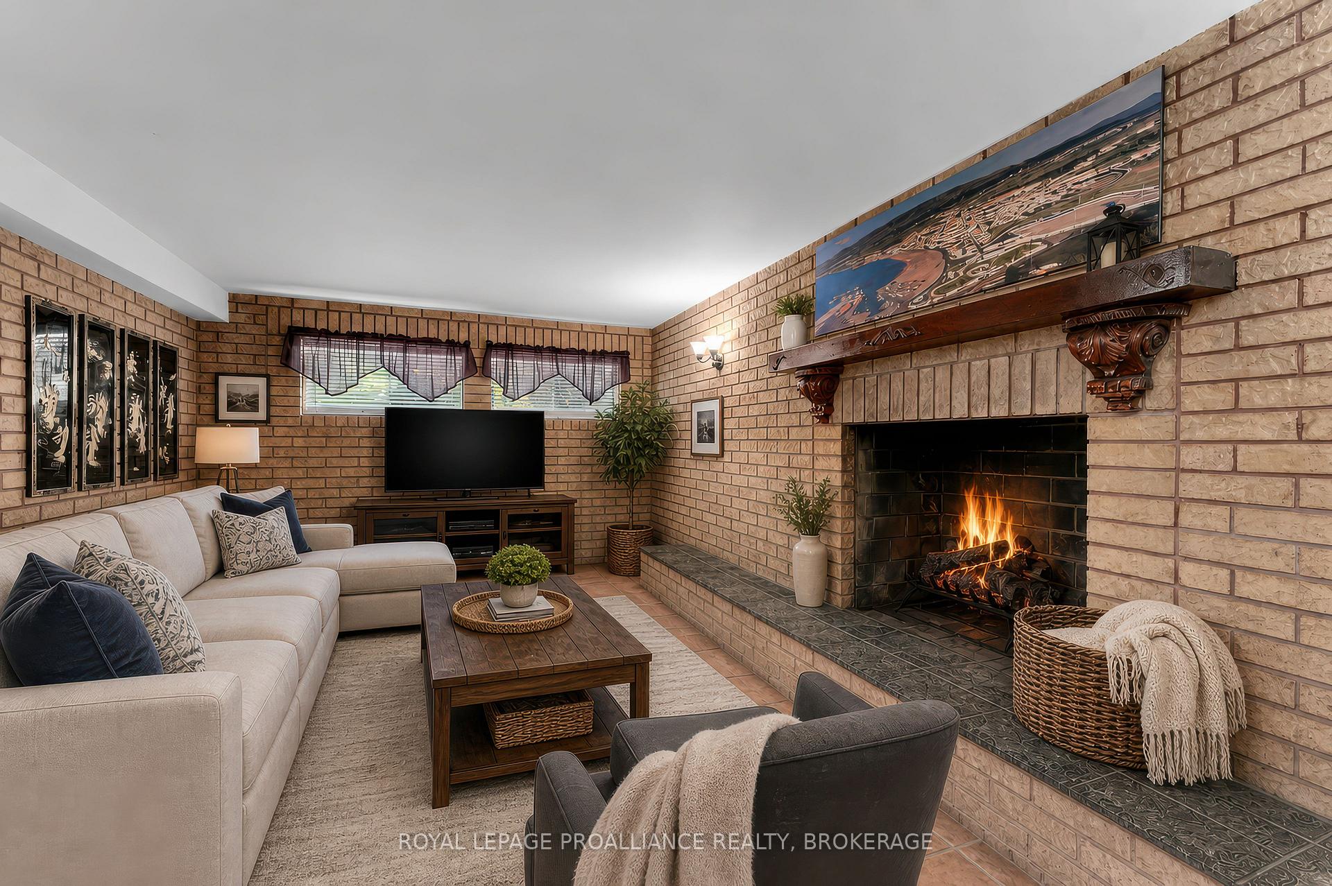 Photo 36 of 14 Baker Street, Kingston, Rideau — HOMEH