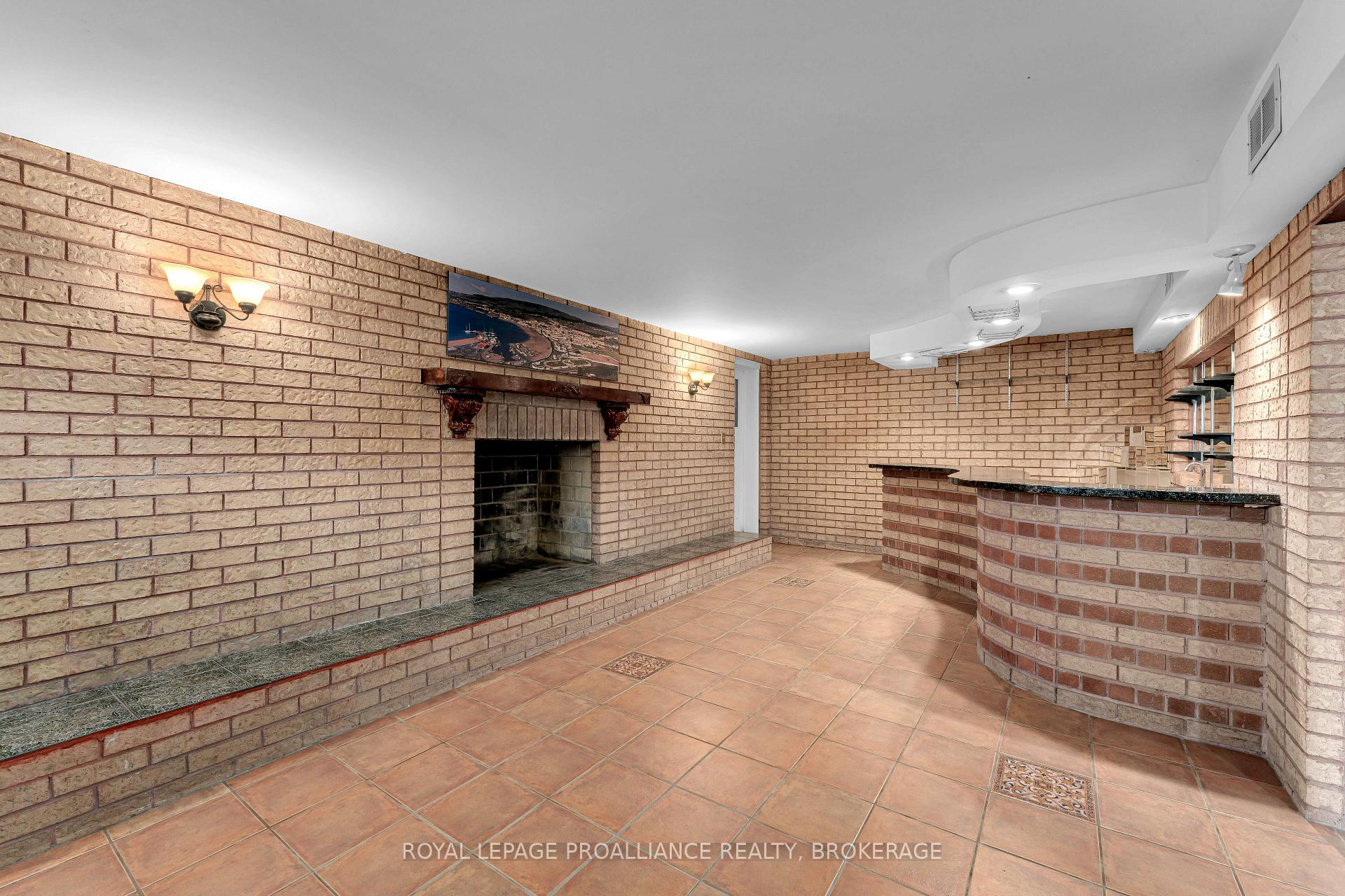 Photo 37 of 14 Baker Street, Kingston, Rideau — HOMEH
