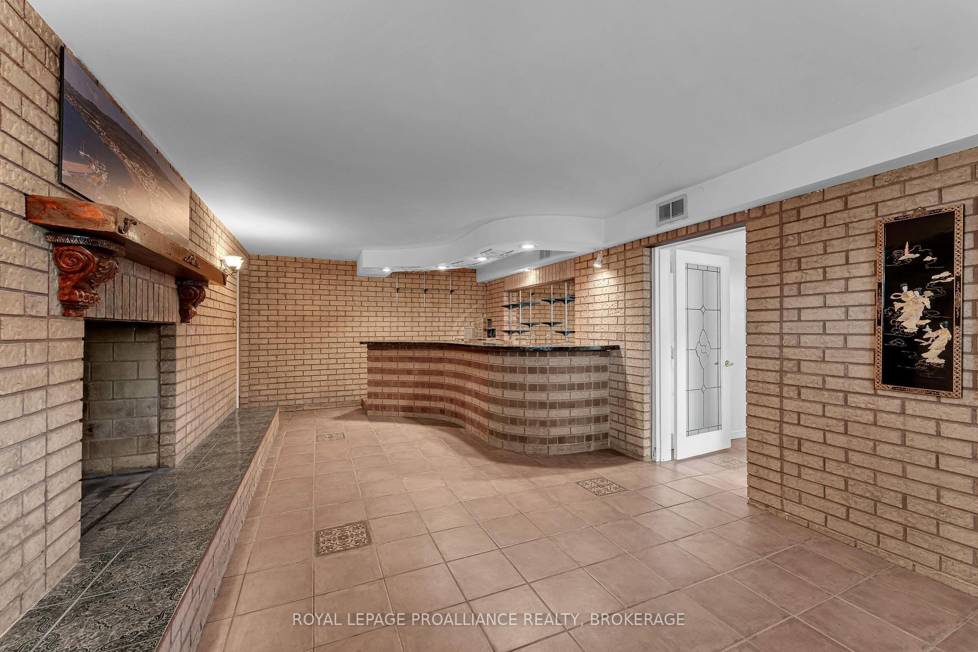 Photo 38 of 14 Baker Street, Kingston, Rideau — HOMEH